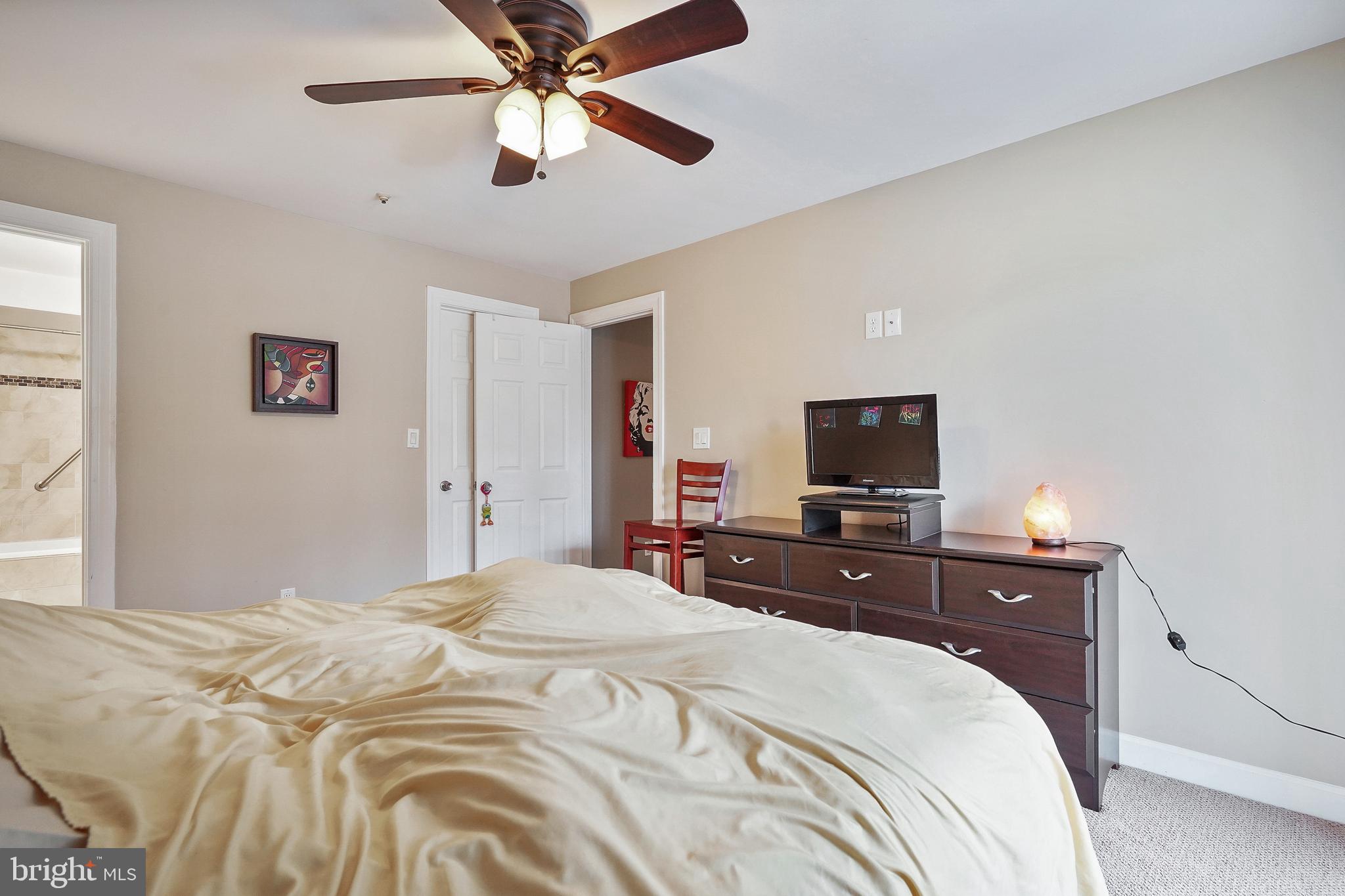 FAIRFIELD HOUSE - Residential