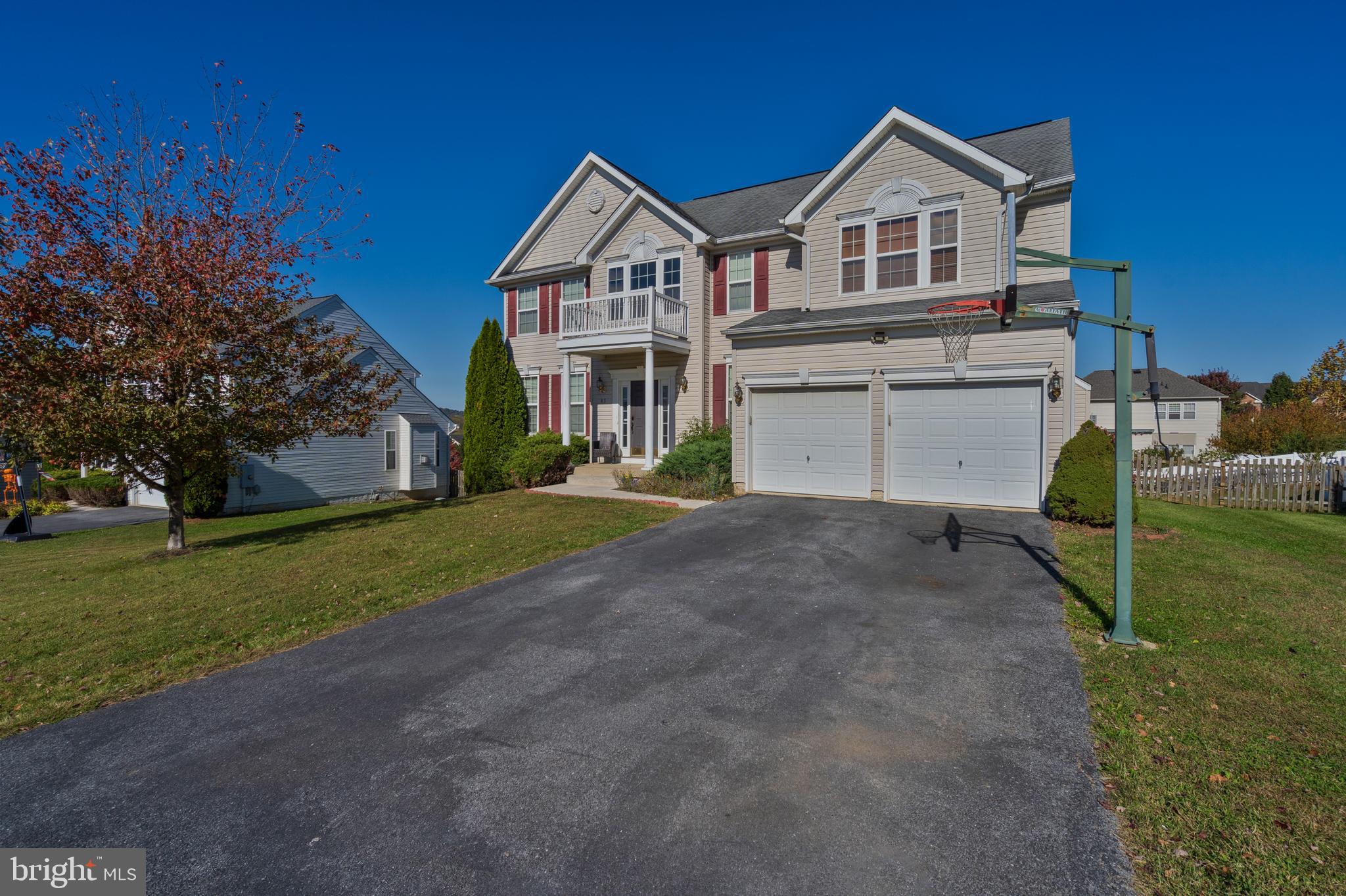 ARCHERS ROCK - Residential