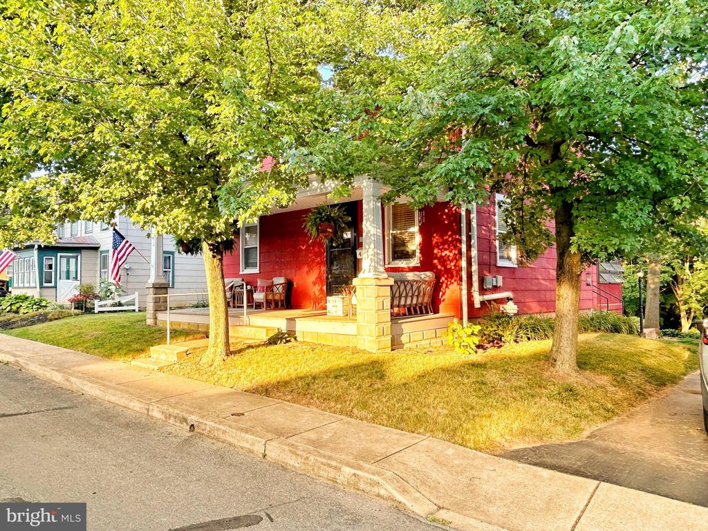 Photo of 419 S 9th Street, Akron, PA 17501 (MLS # PALA2052356)