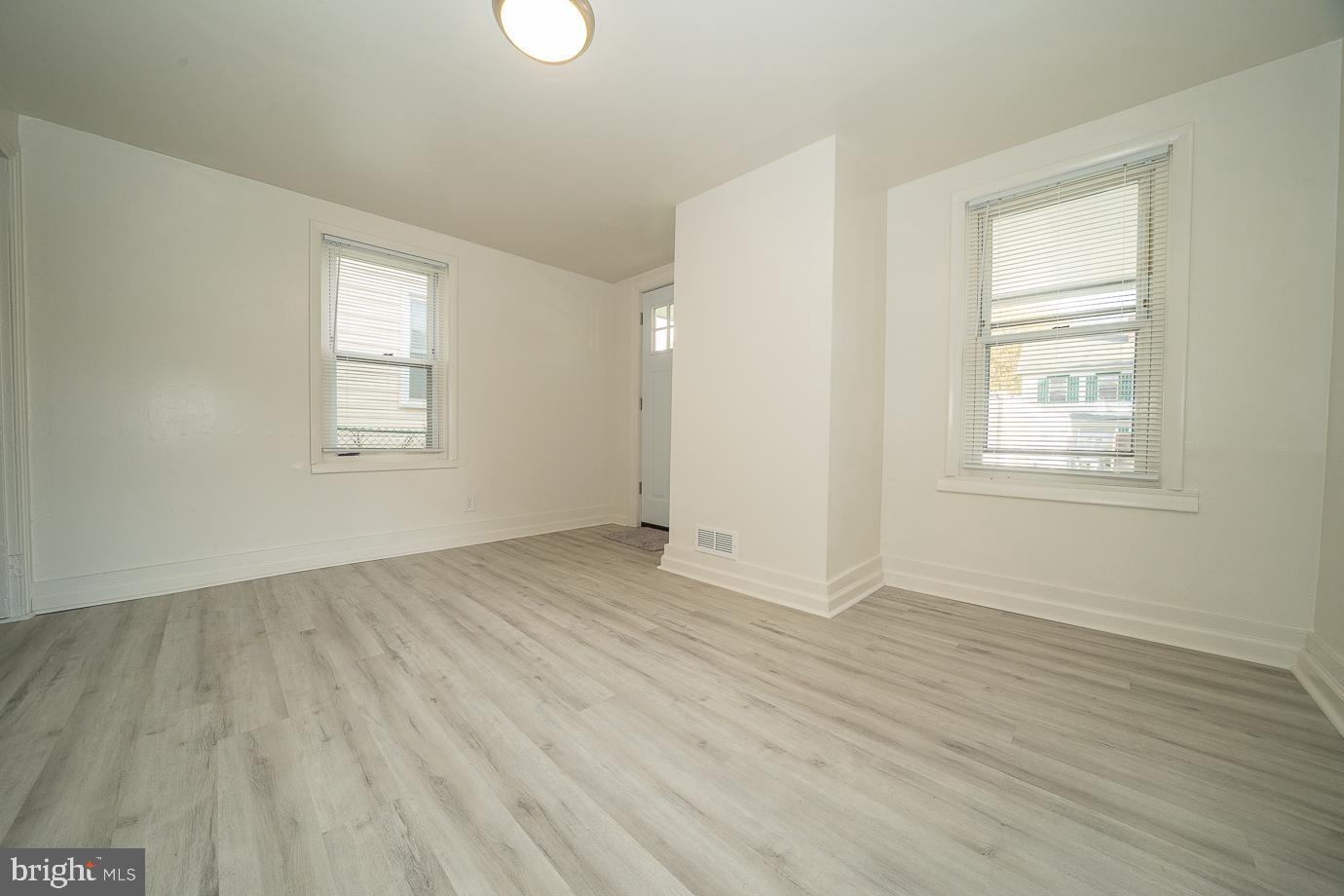 SOUTH MEDIA - Residential Lease