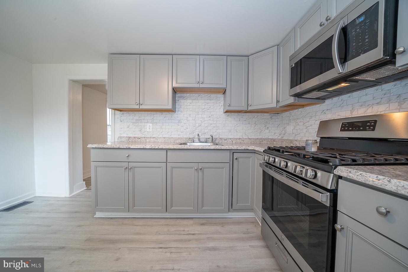 SOUTH MEDIA - Residential Lease