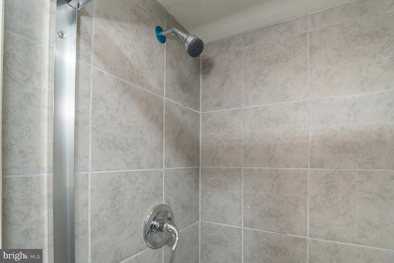 SOUTH MEDIA - Residential Lease