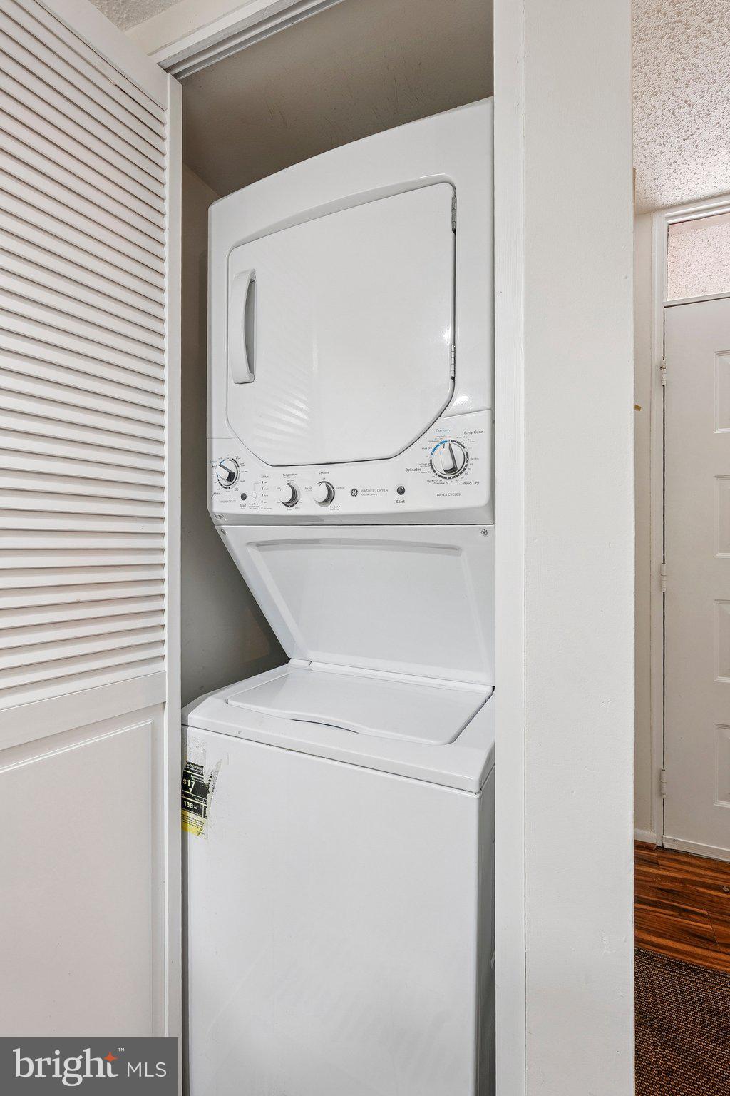 LAKEVIEW - Residential Lease