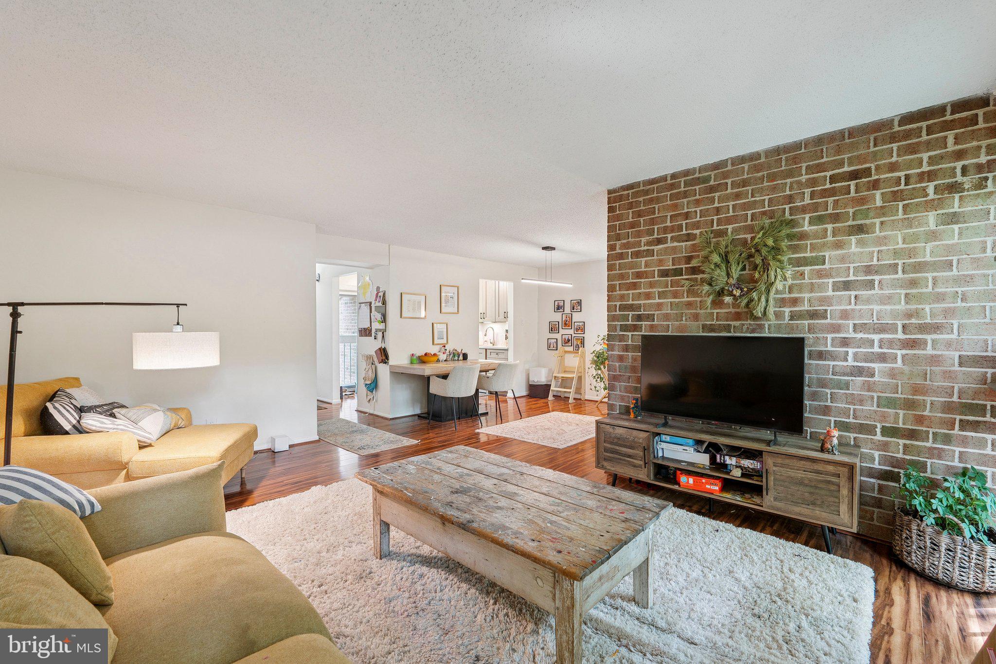 LAKEVIEW - Residential Lease