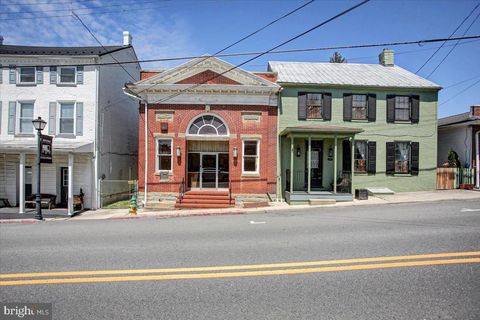 Photo of 140 Cumberland Street, CLEAR SPRING, MD 21722 (MLS # MDWA2035886)