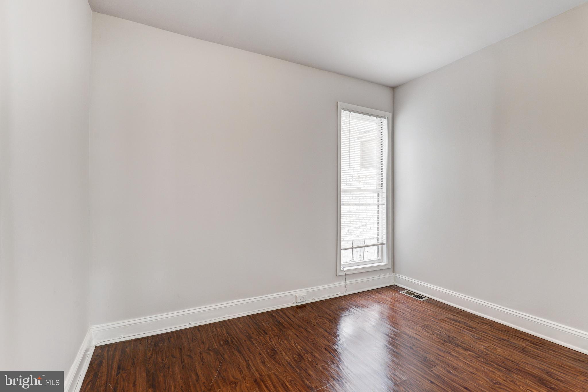 EVERGREEN LAWN - Residential