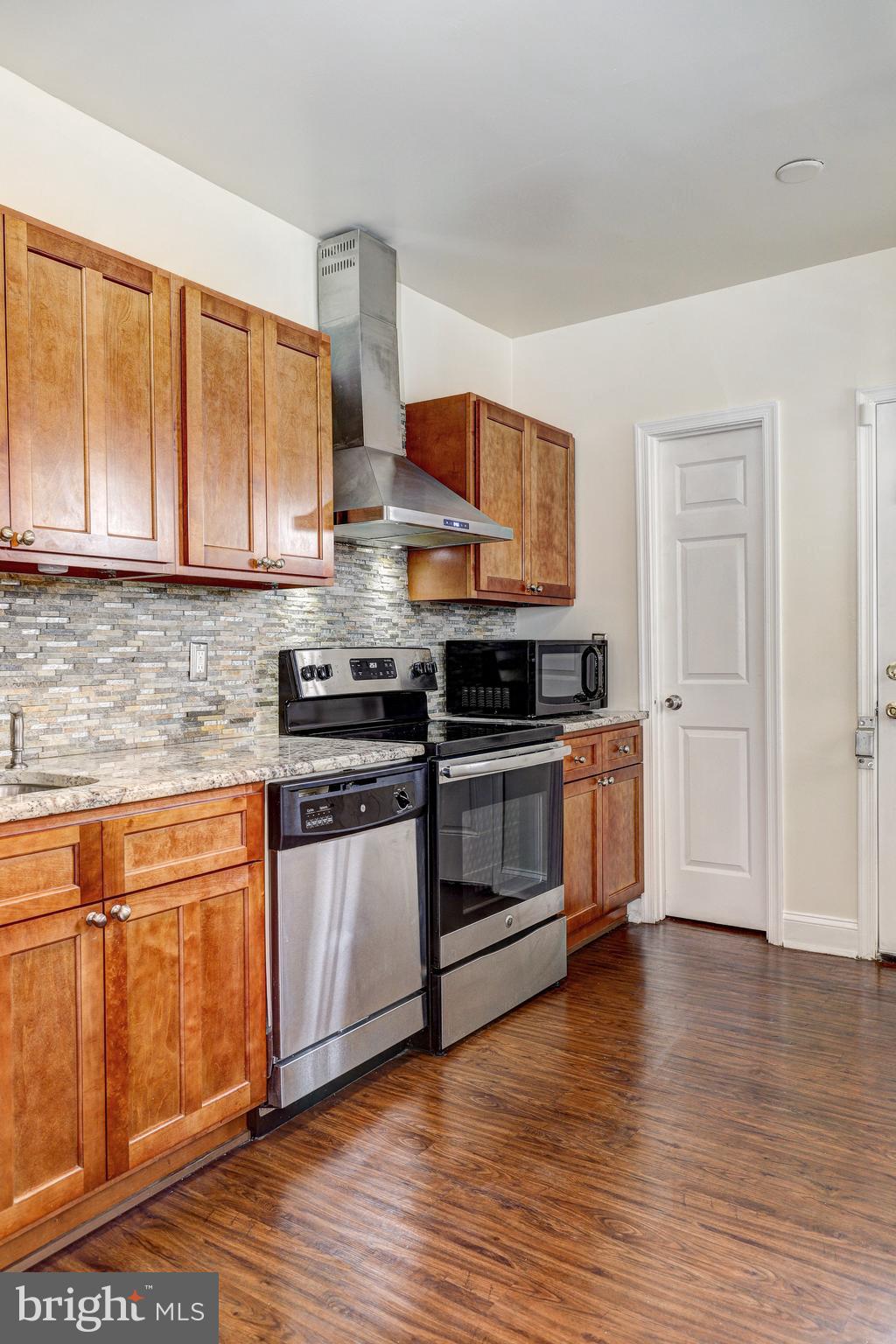 EVERGREEN LAWN - Residential