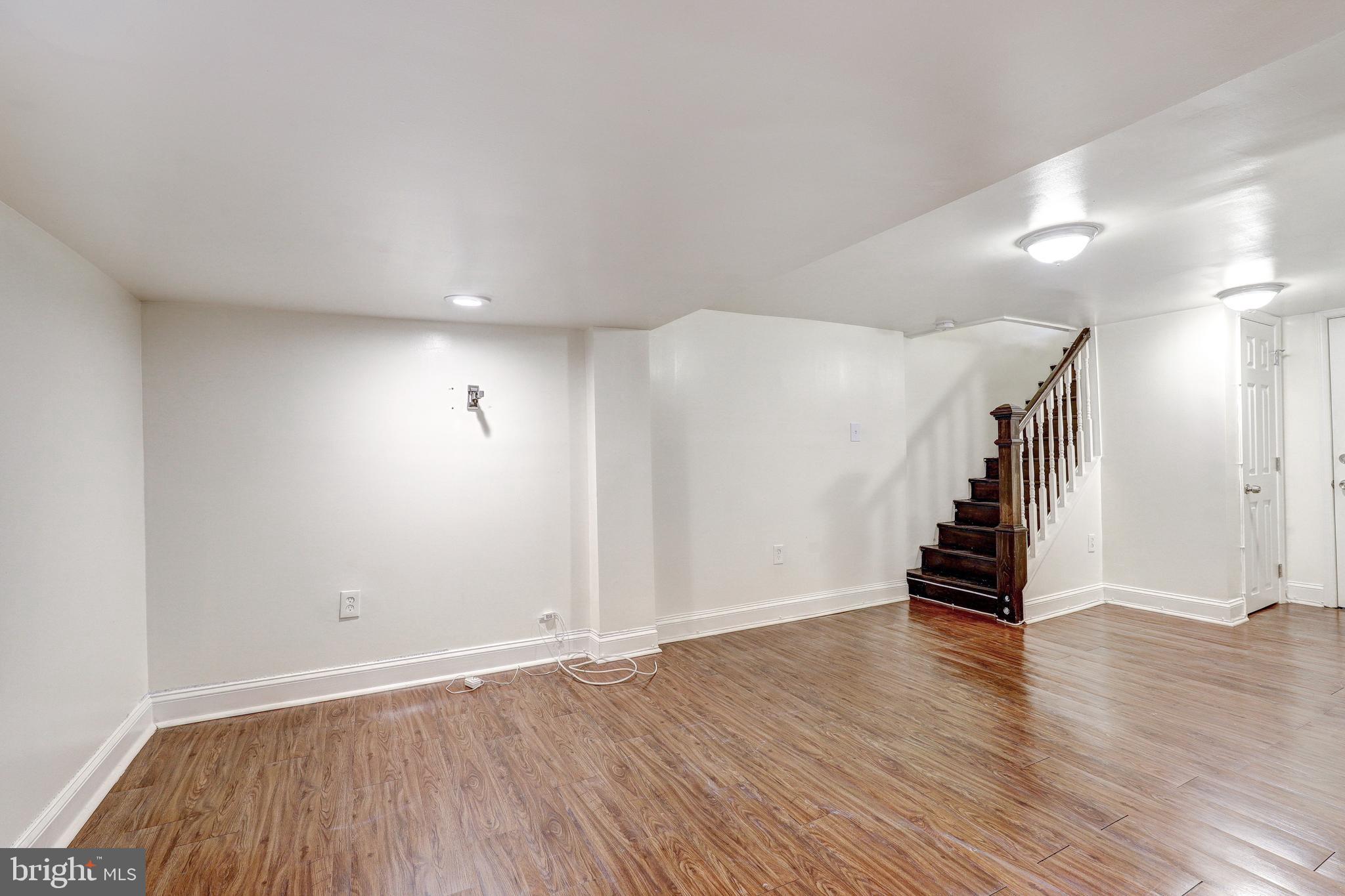 EVERGREEN LAWN - Residential