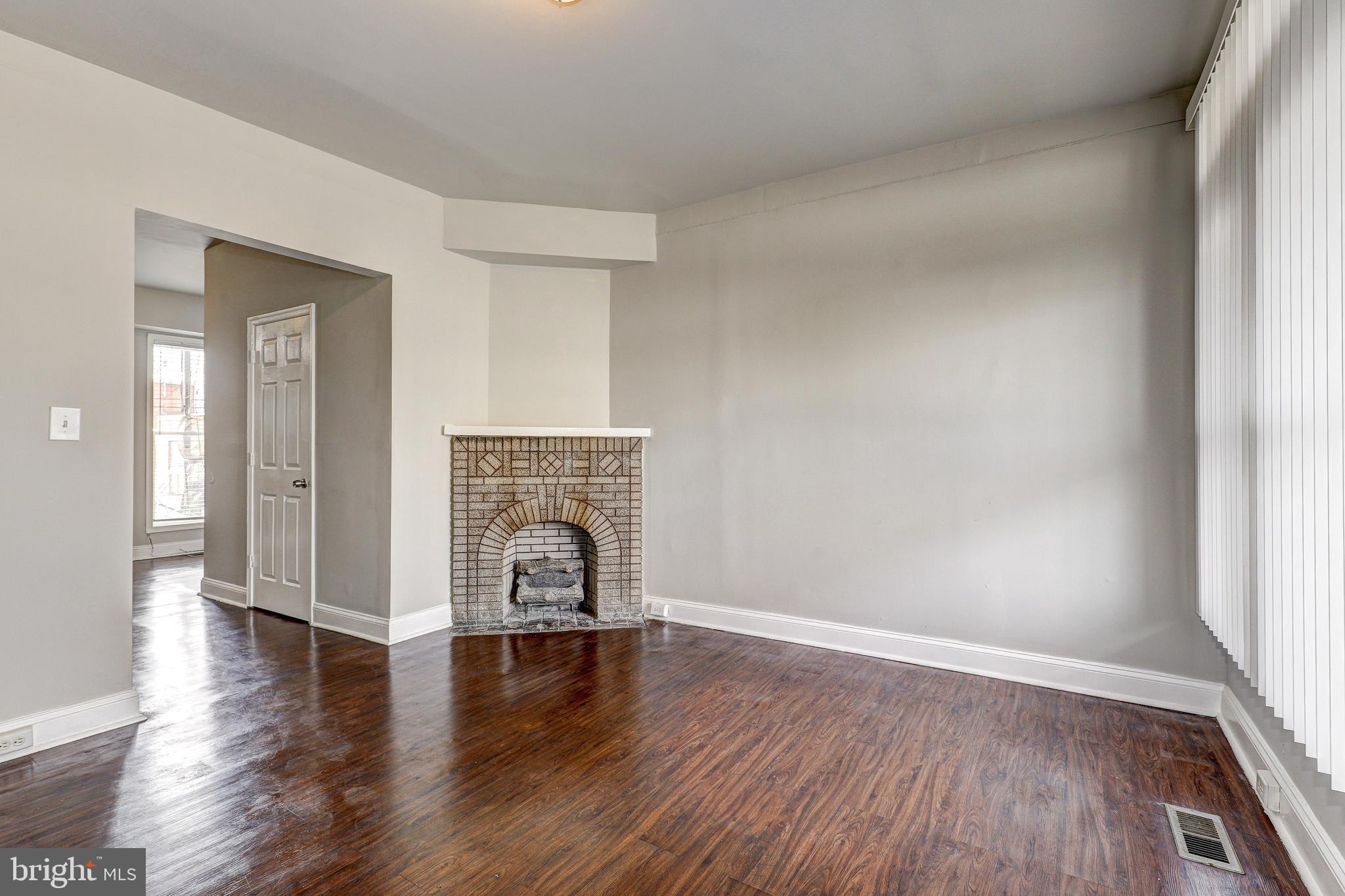 EVERGREEN LAWN - Residential