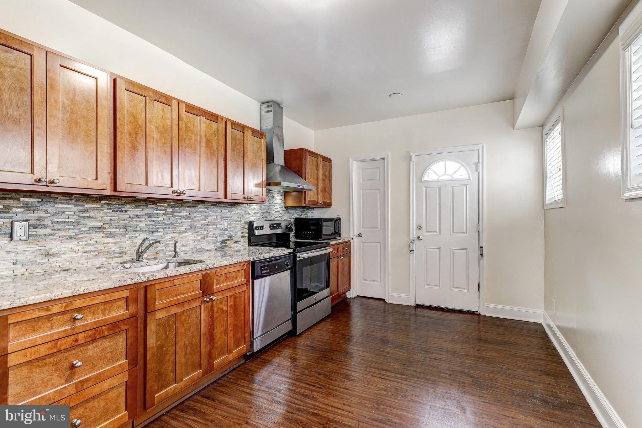 EVERGREEN LAWN - Residential