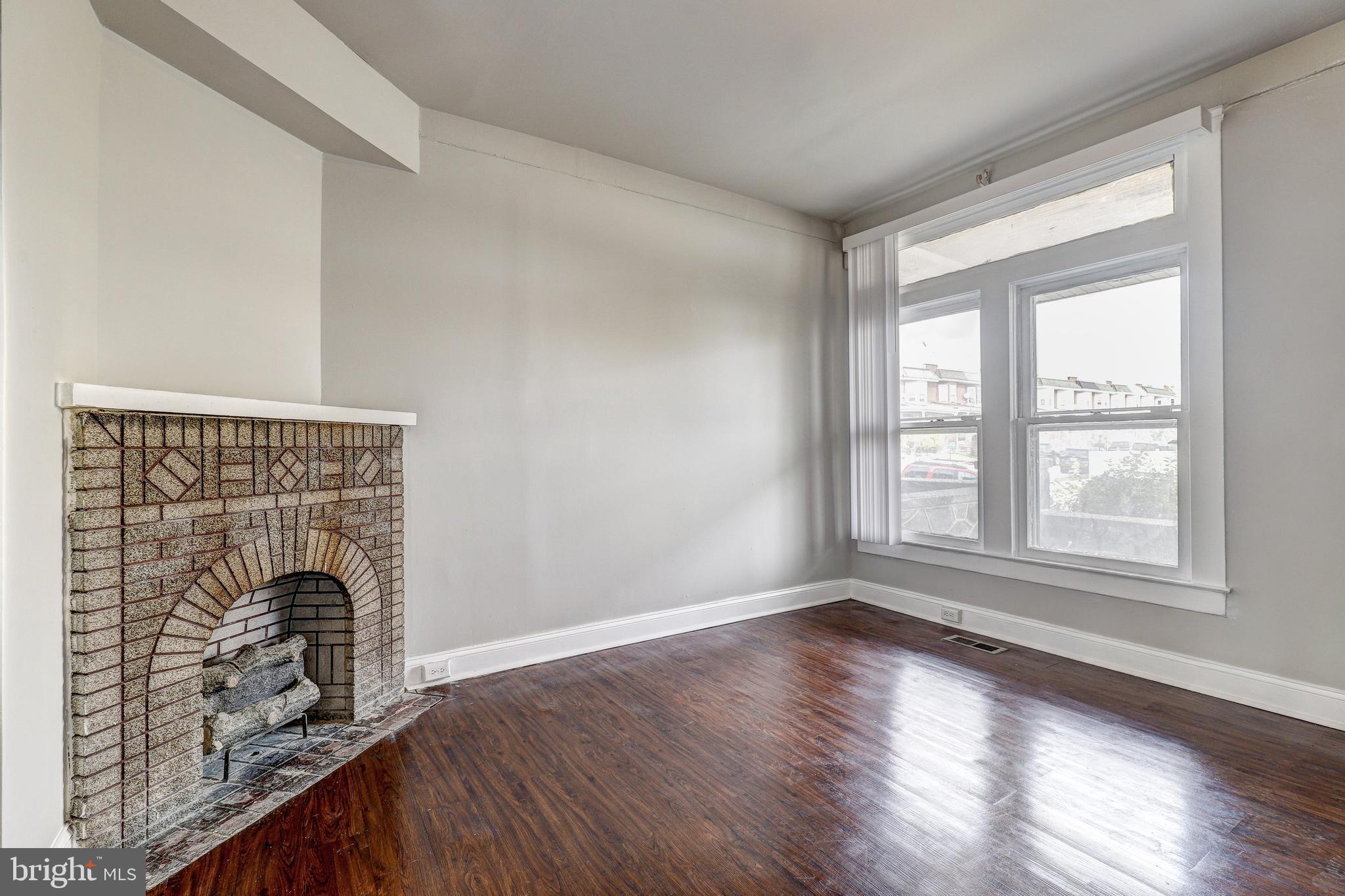 EVERGREEN LAWN - Residential