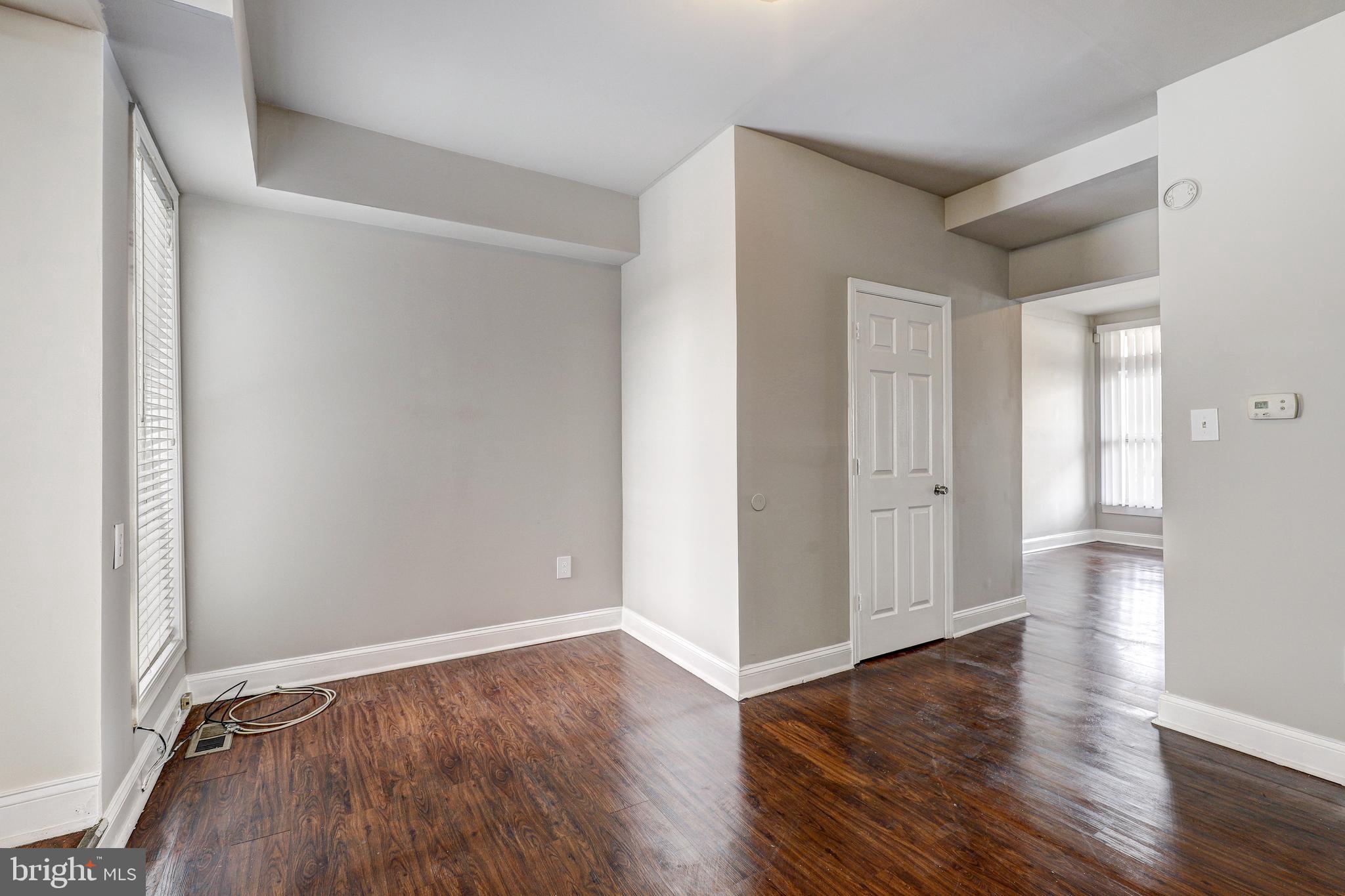 EVERGREEN LAWN - Residential