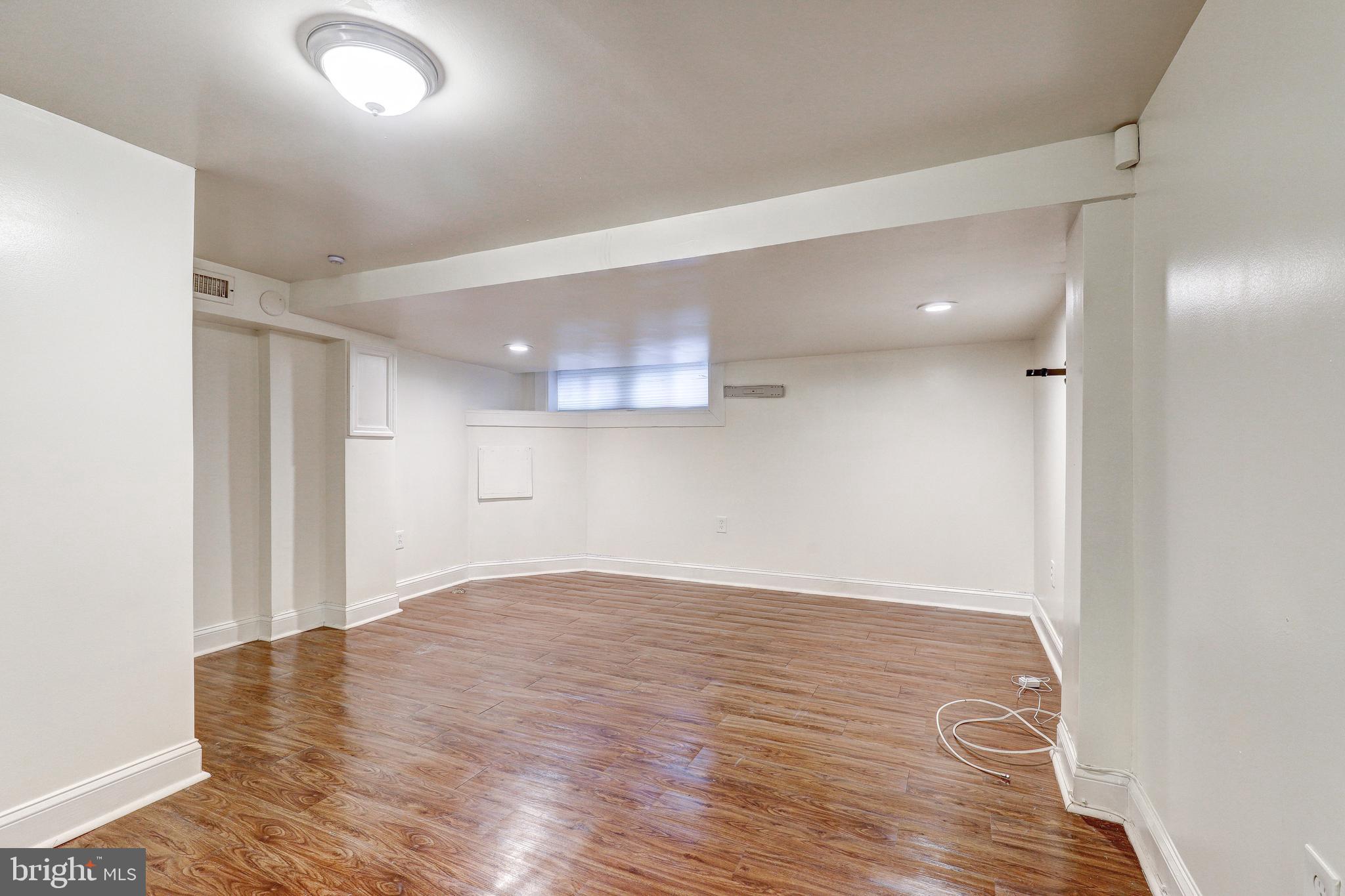 EVERGREEN LAWN - Residential