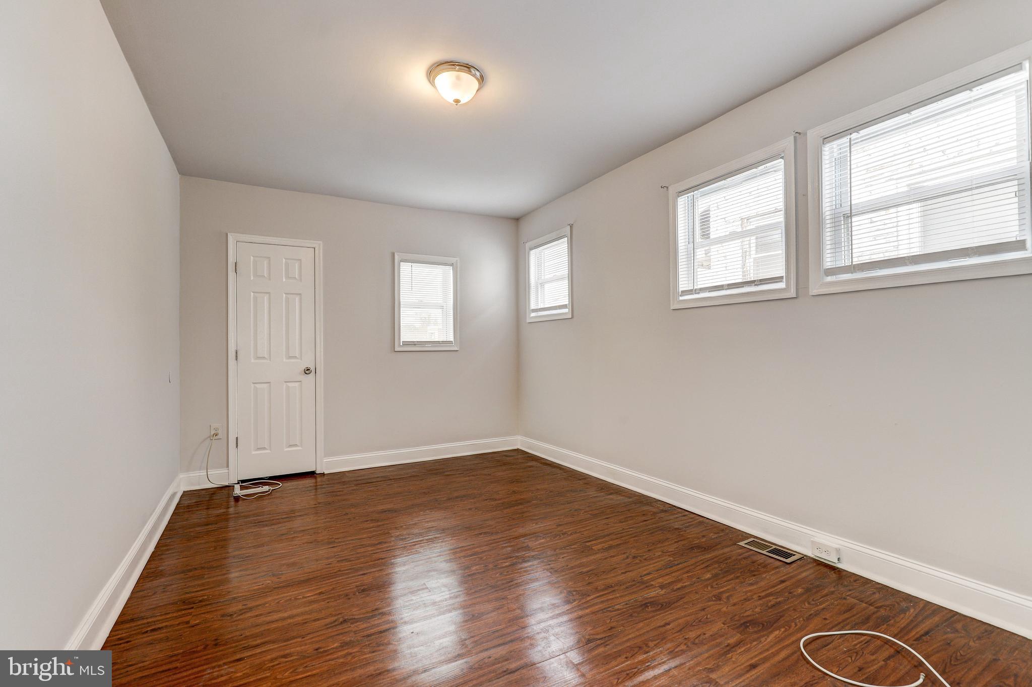 EVERGREEN LAWN - Residential