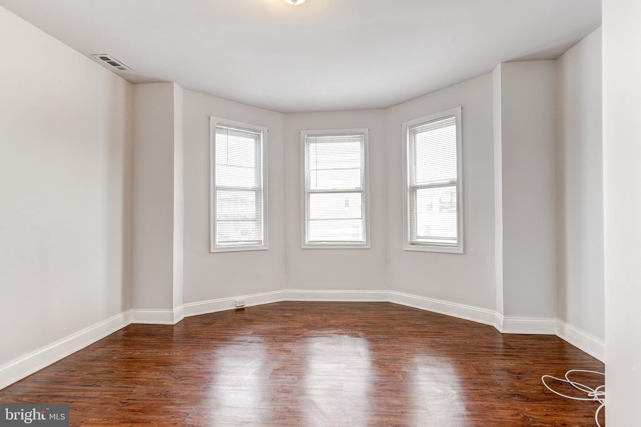 EVERGREEN LAWN - Residential