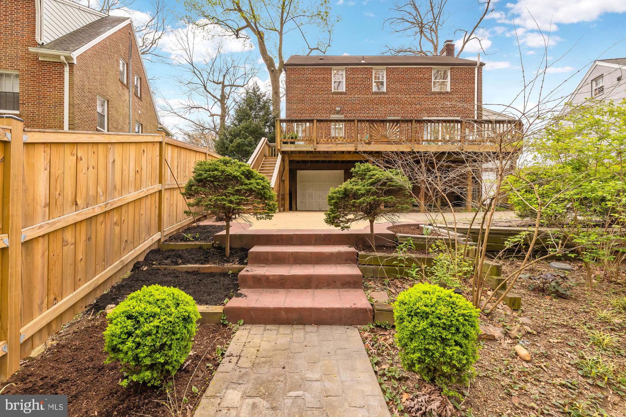 WOODSIDE PARK - Residential