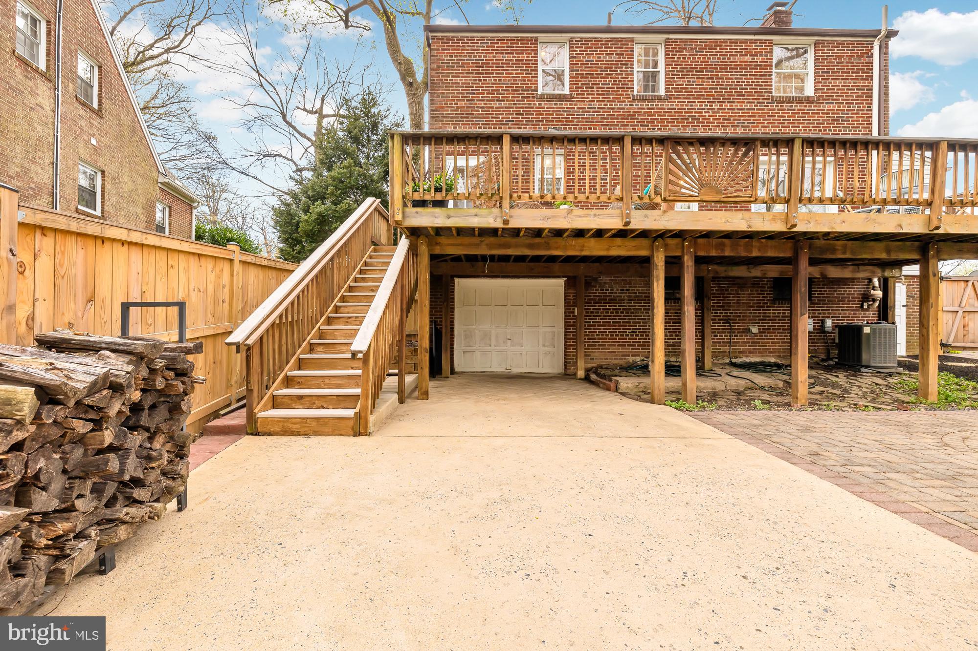 WOODSIDE PARK - Residential