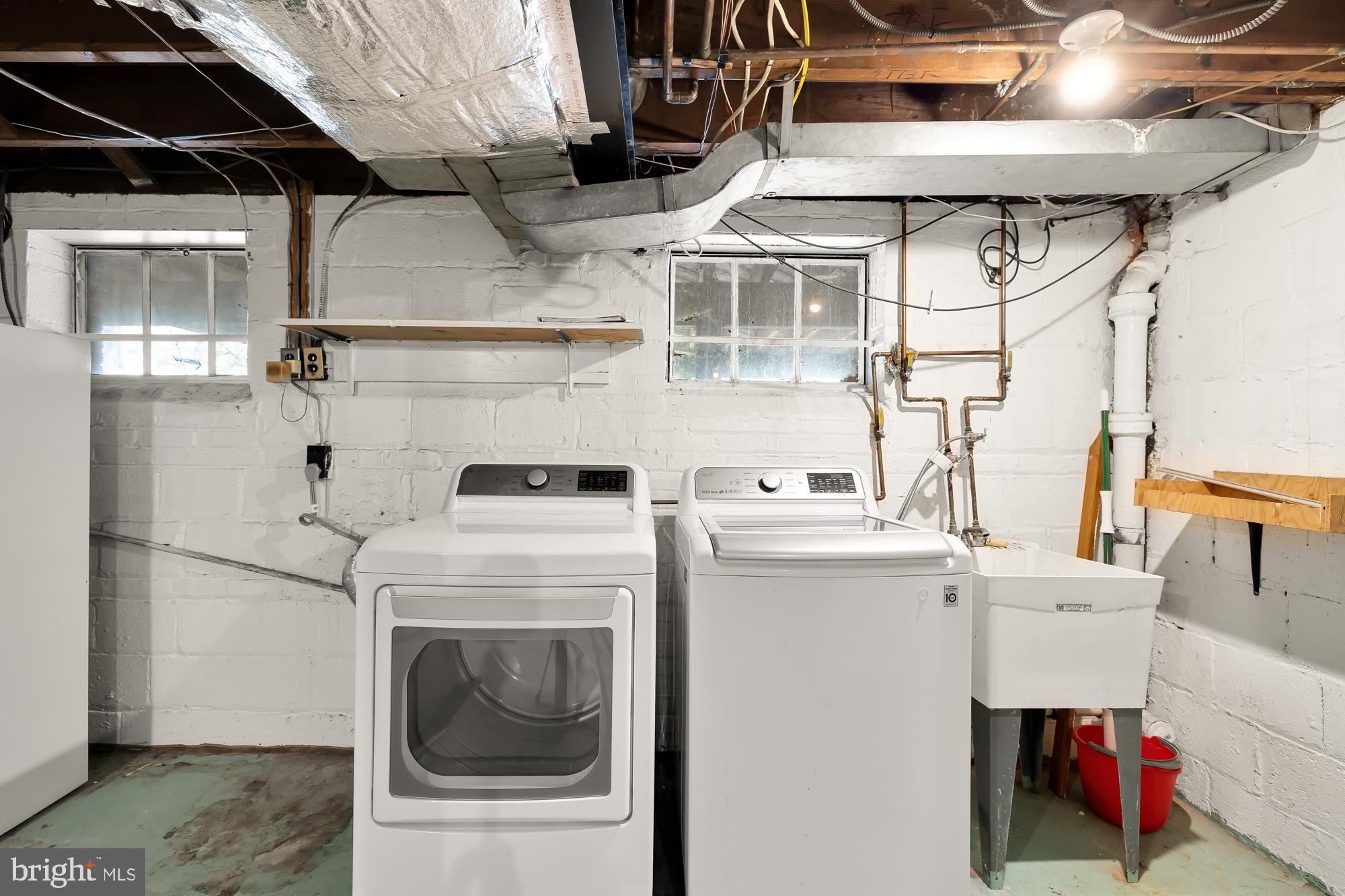 WOODSIDE PARK - Residential