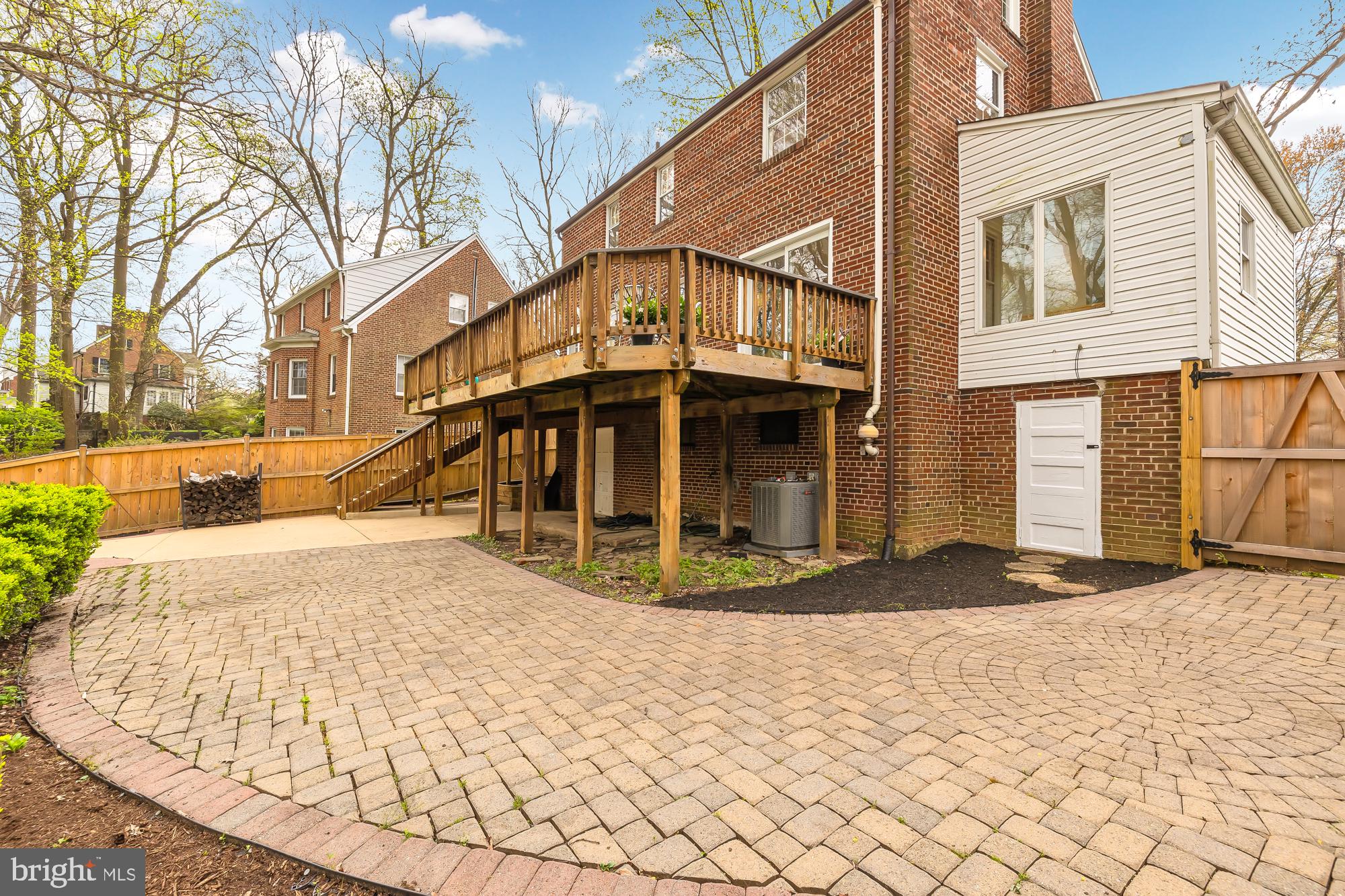 WOODSIDE PARK - Residential