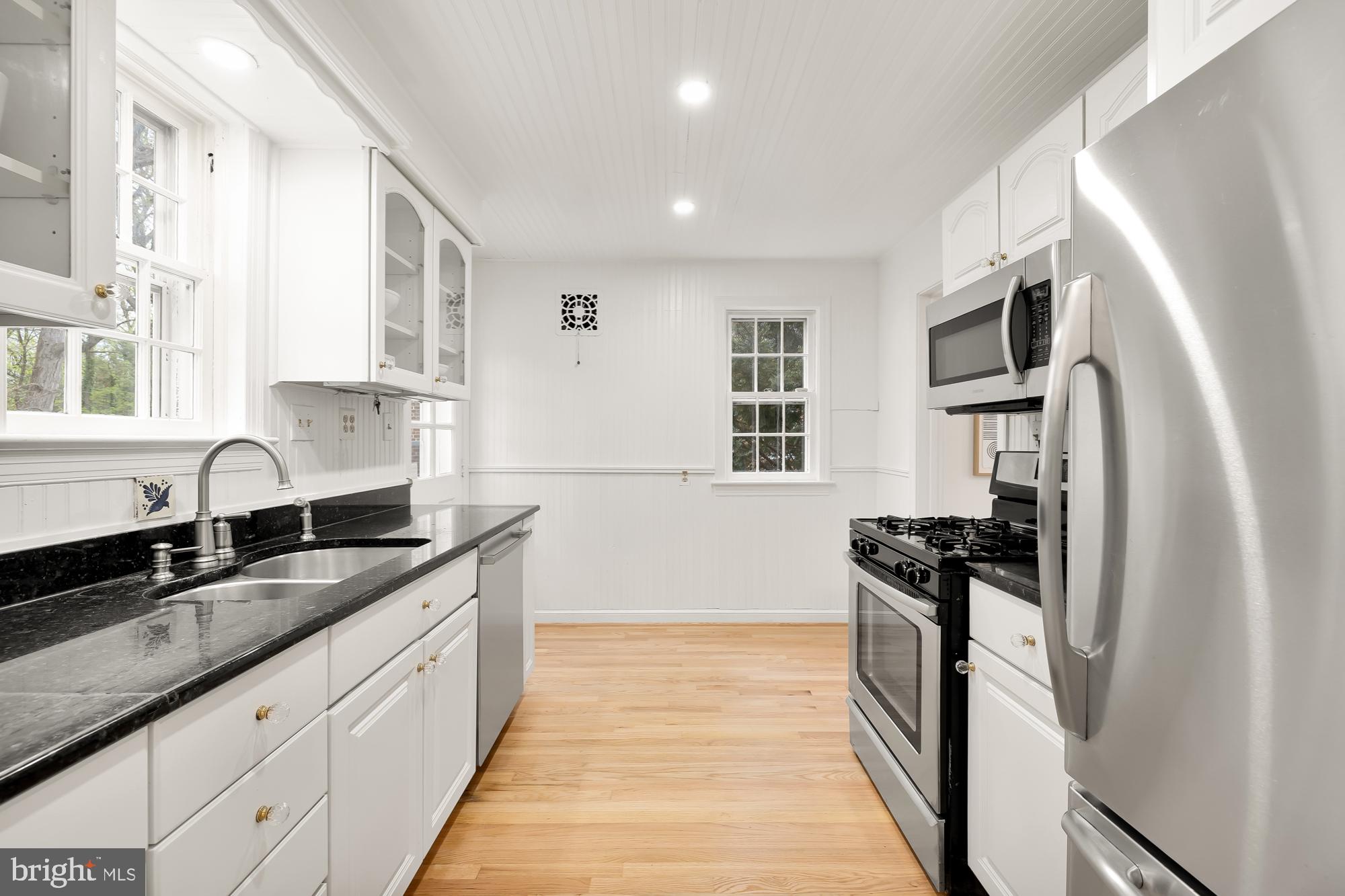 WOODSIDE PARK - Residential