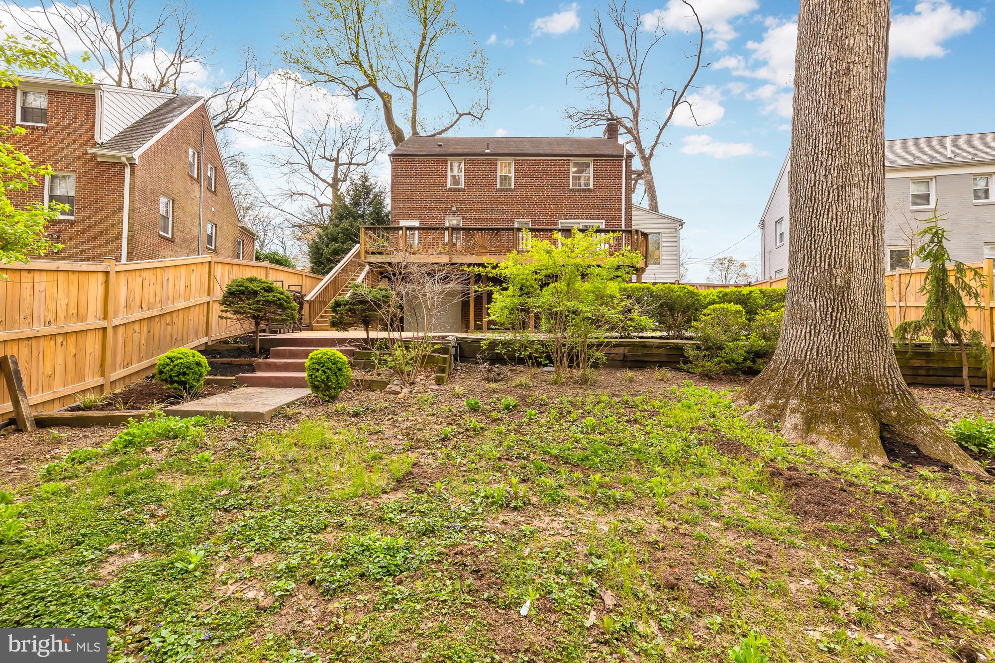 WOODSIDE PARK - Residential