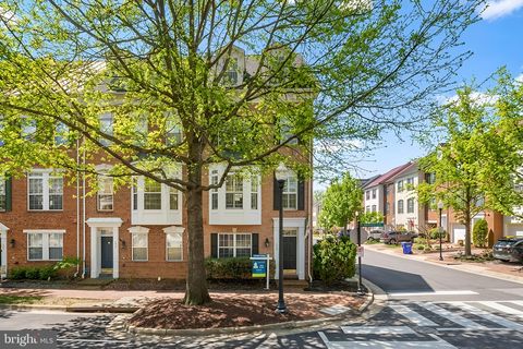 Townhouse For Sale - 336 Cameron Station Boulevard<br/> ALEXANDRIA, VA 22304