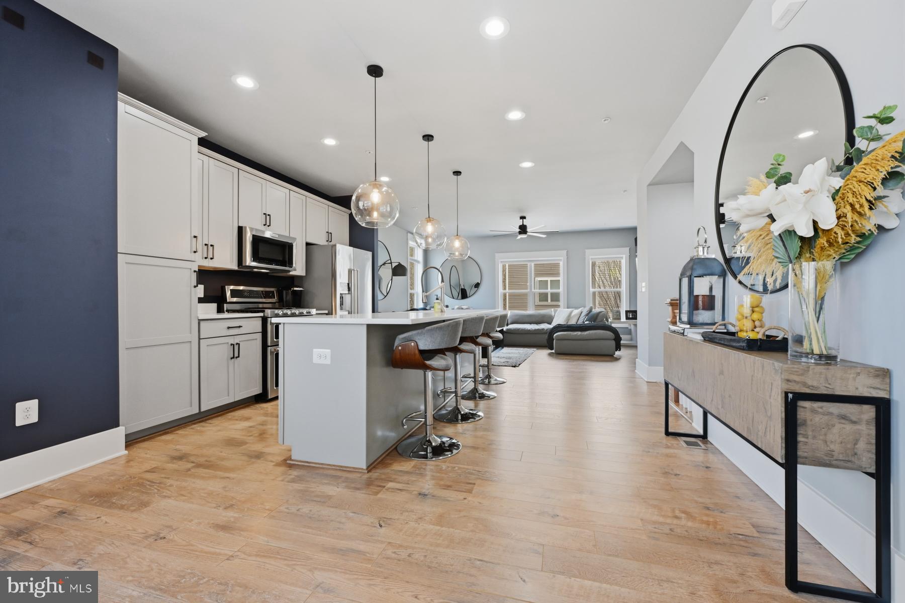 ADMIRALS SQUARE - Residential