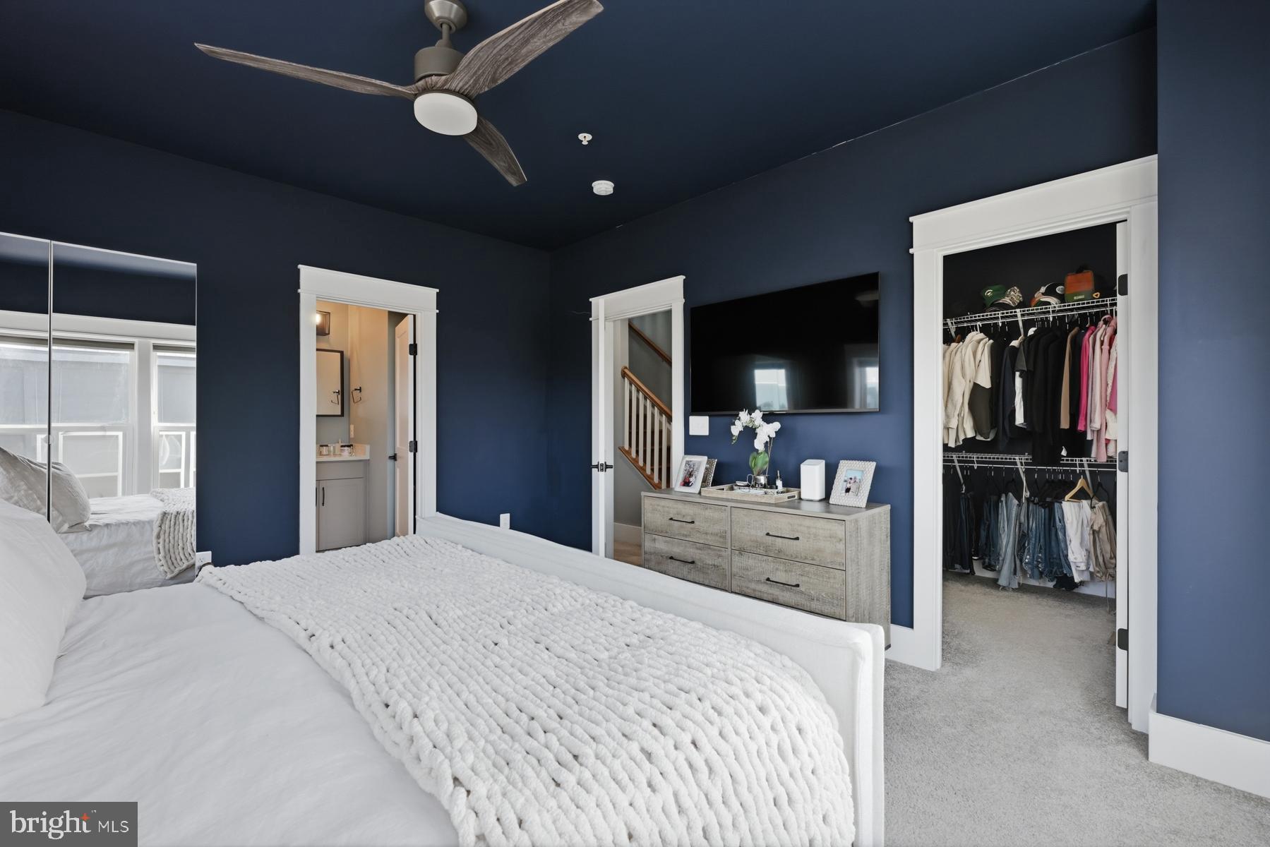 ADMIRALS SQUARE - Residential