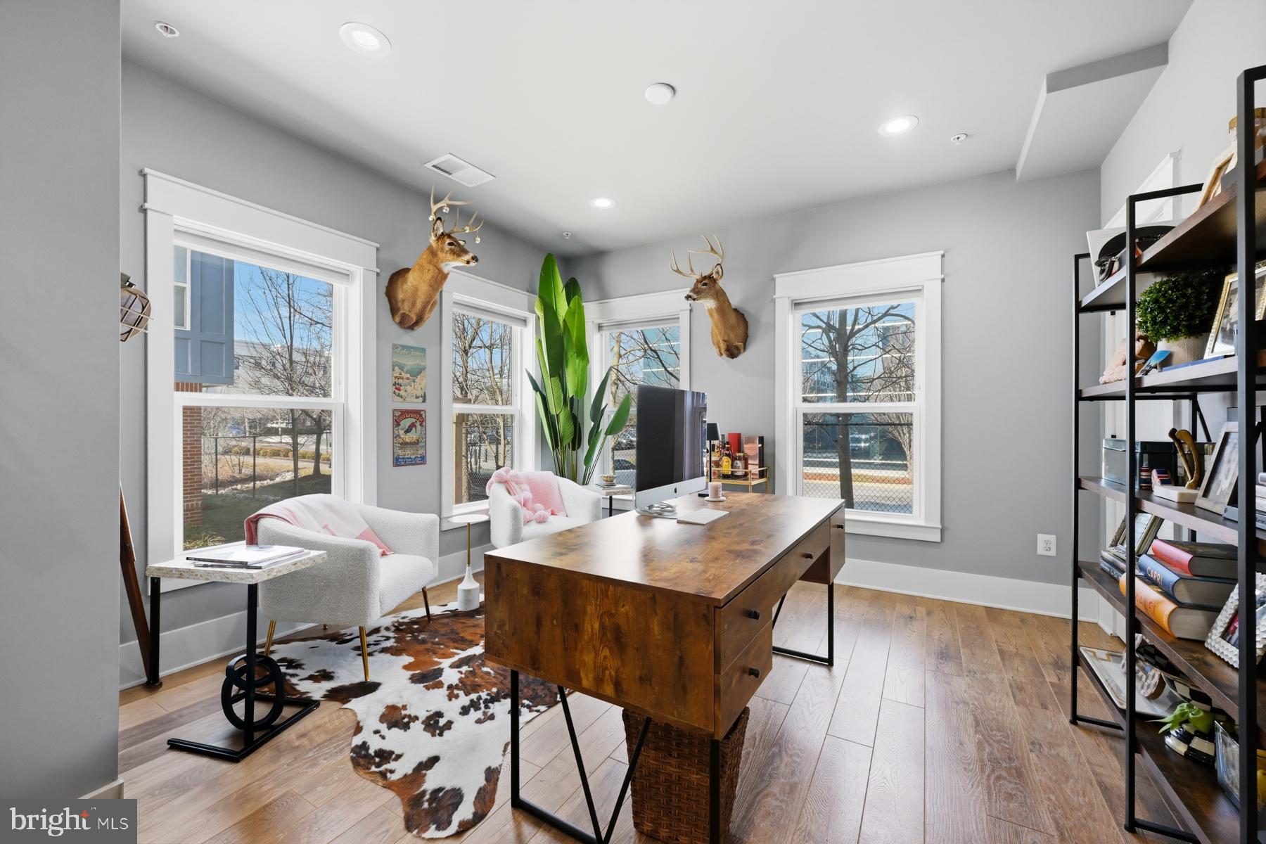 ADMIRALS SQUARE - Residential