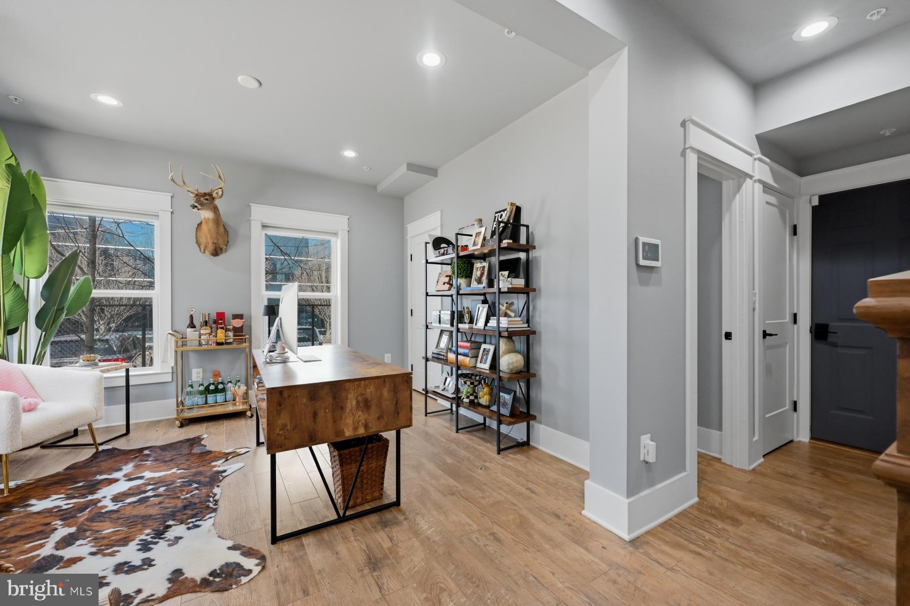 ADMIRALS SQUARE - Residential