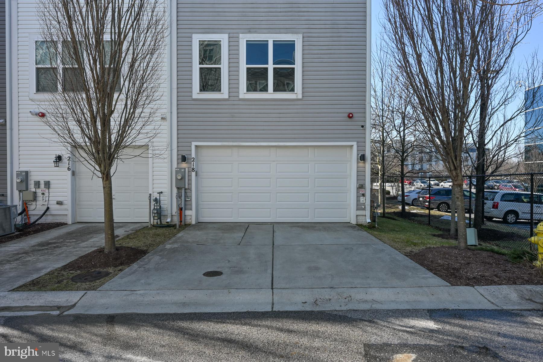 ADMIRALS SQUARE - Residential