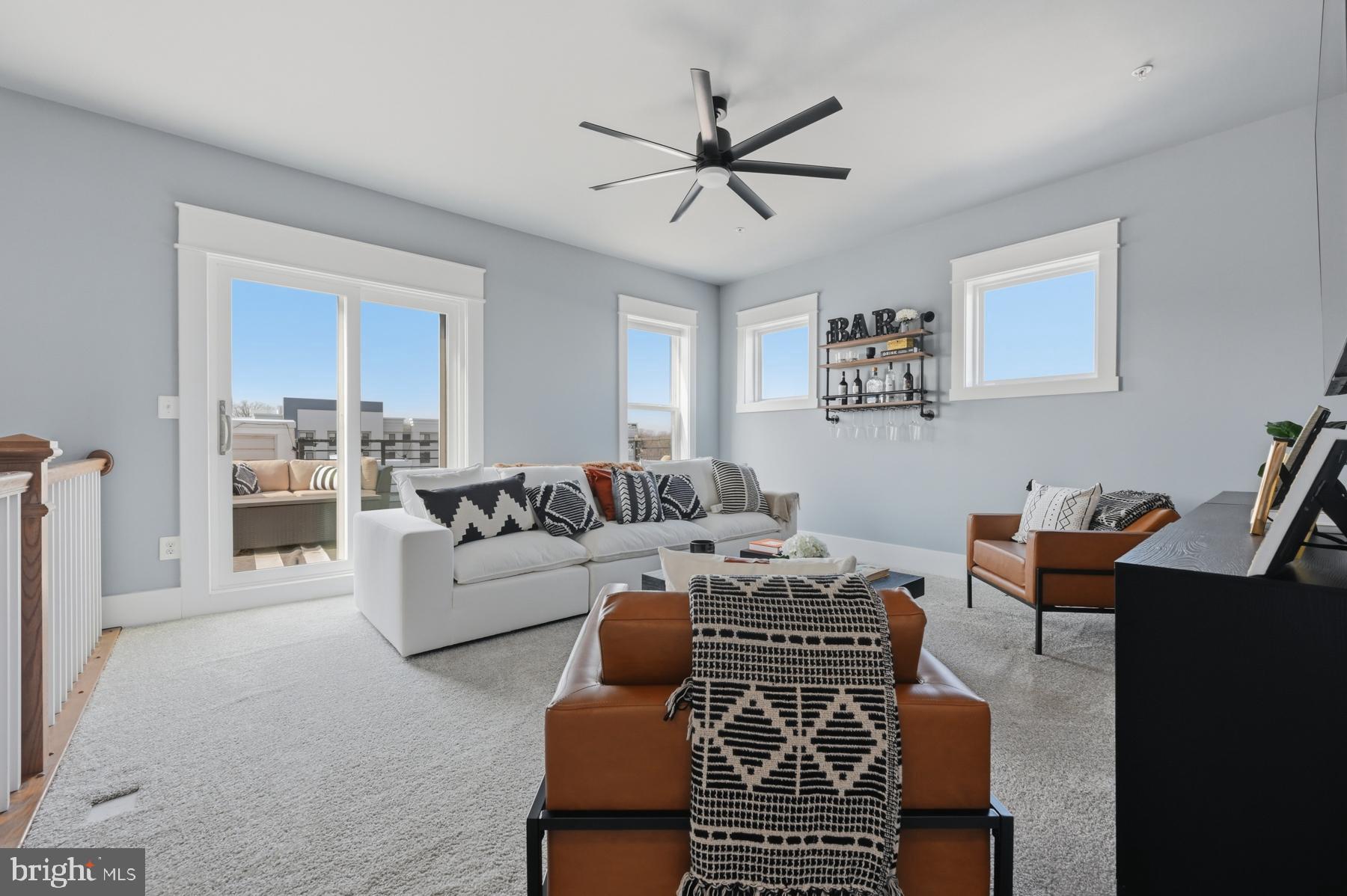 ADMIRALS SQUARE - Residential