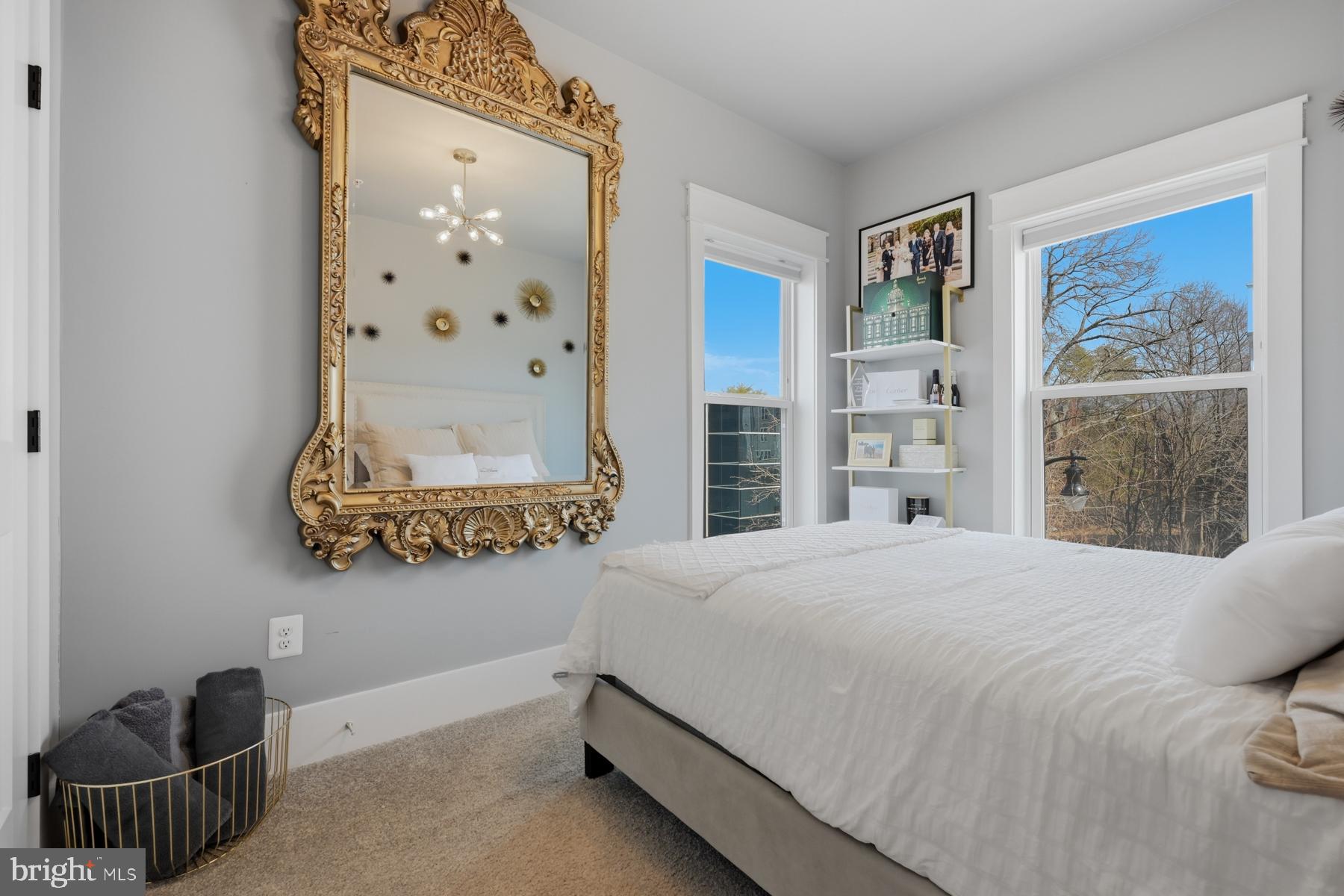 ADMIRALS SQUARE - Residential