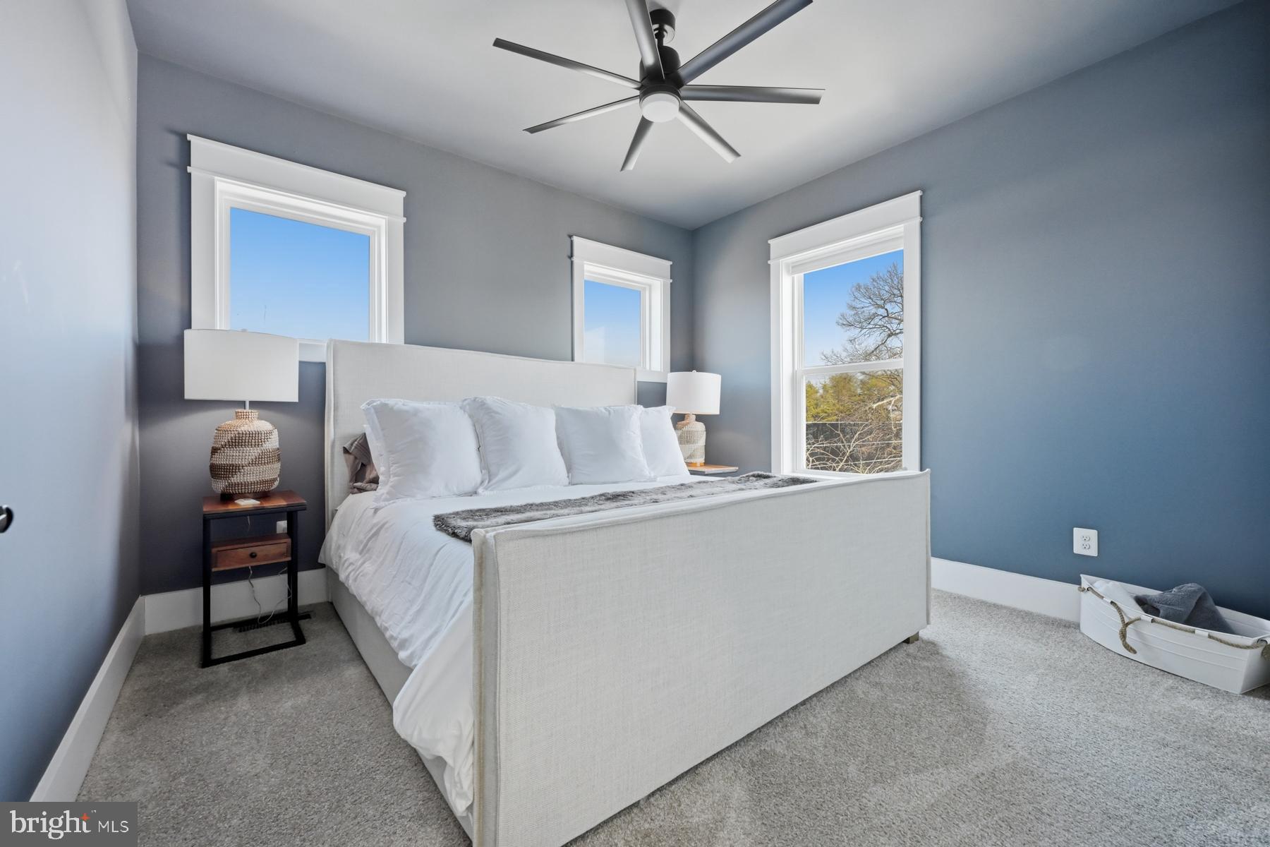 ADMIRALS SQUARE - Residential