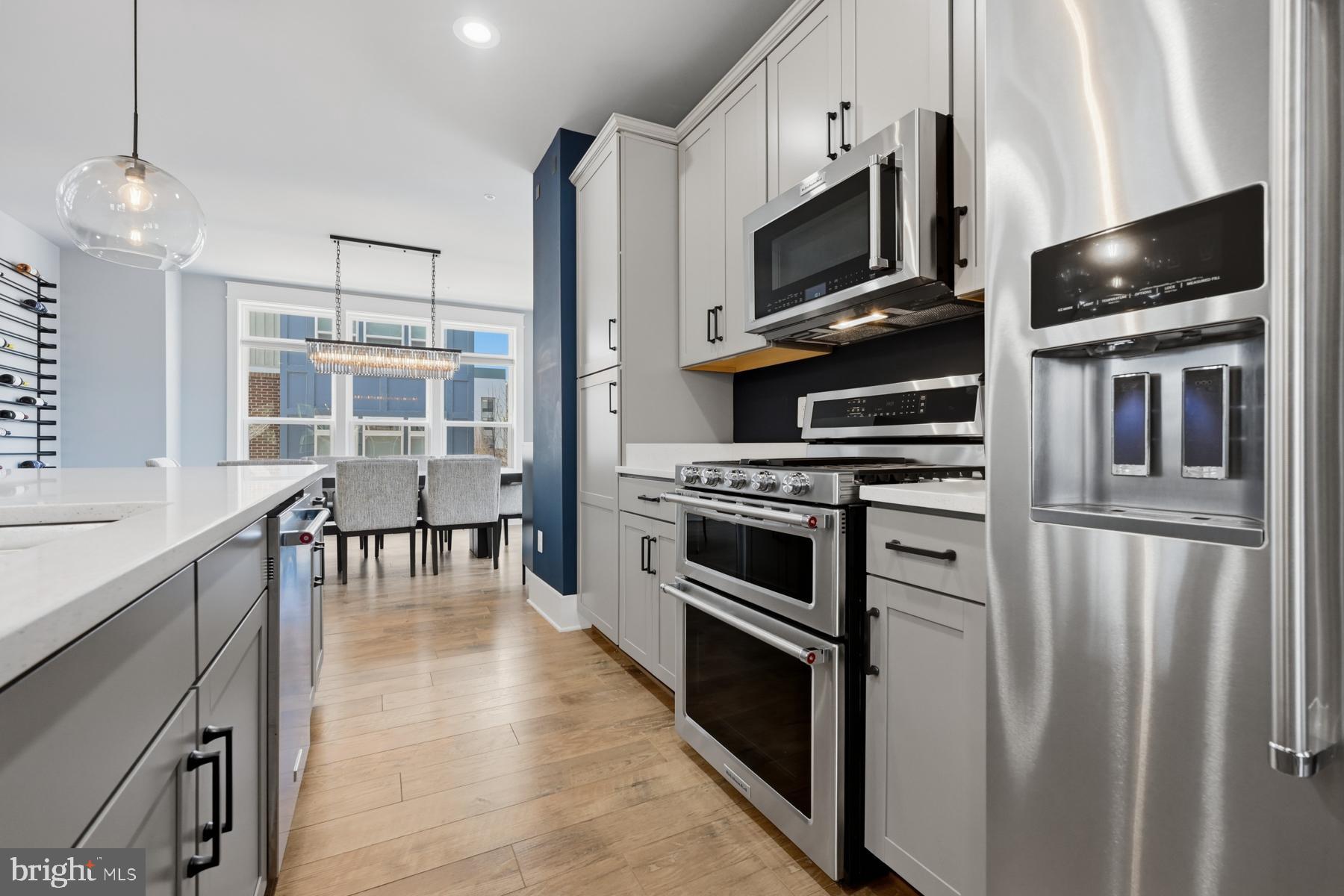 ADMIRALS SQUARE - Residential