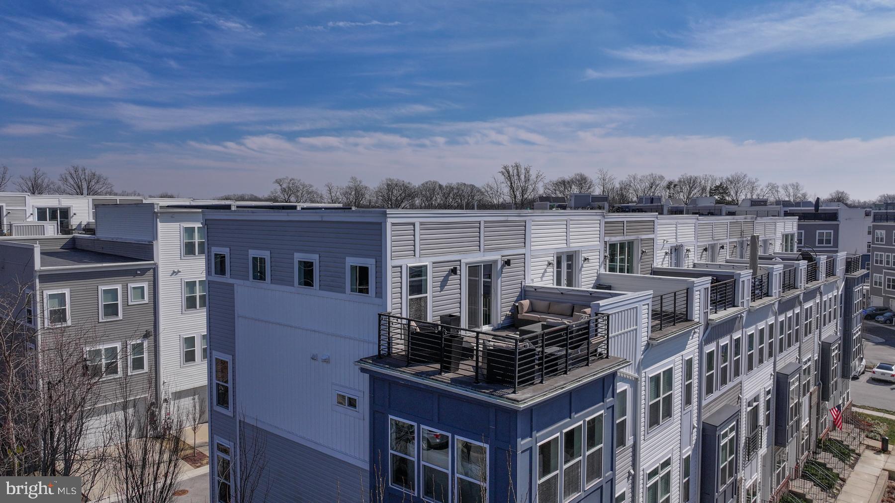 ADMIRALS SQUARE - Residential