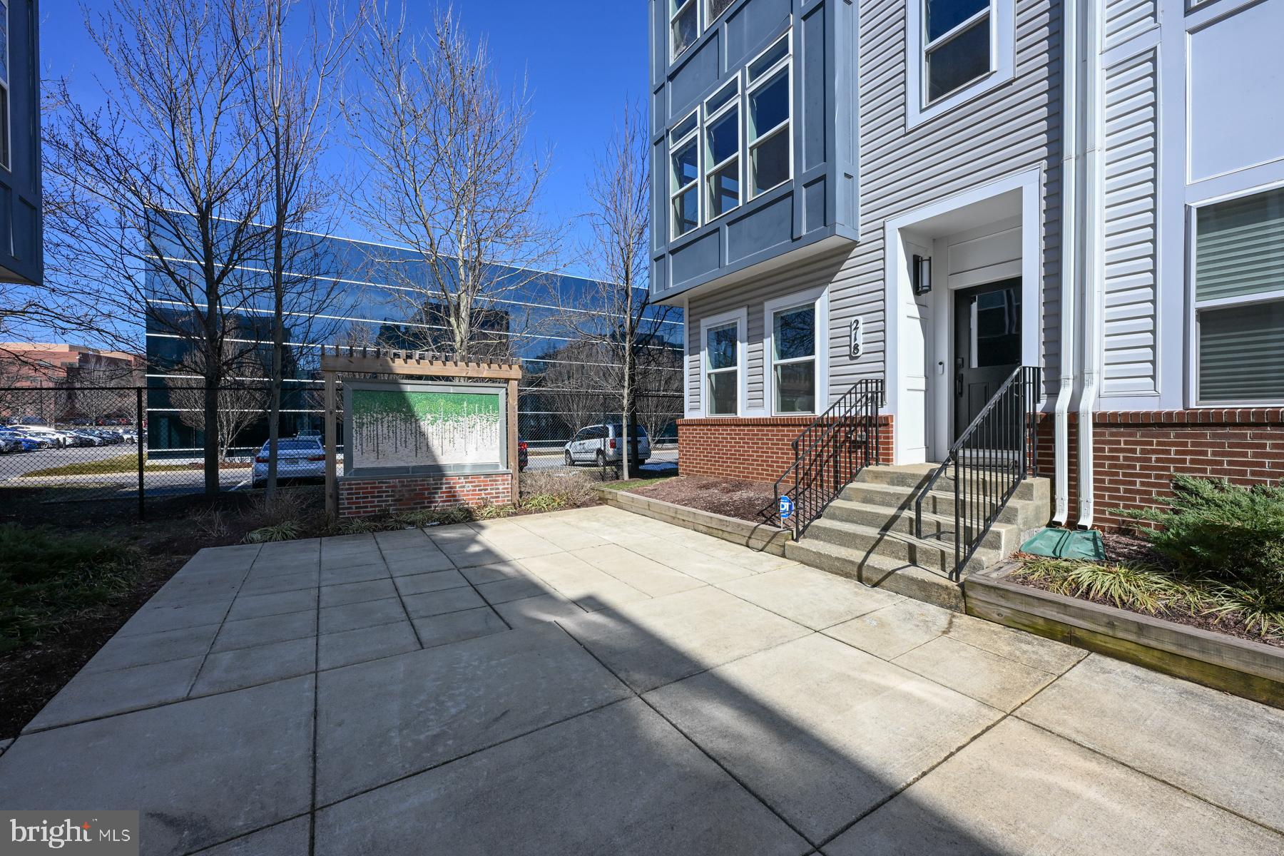 ADMIRALS SQUARE - Residential