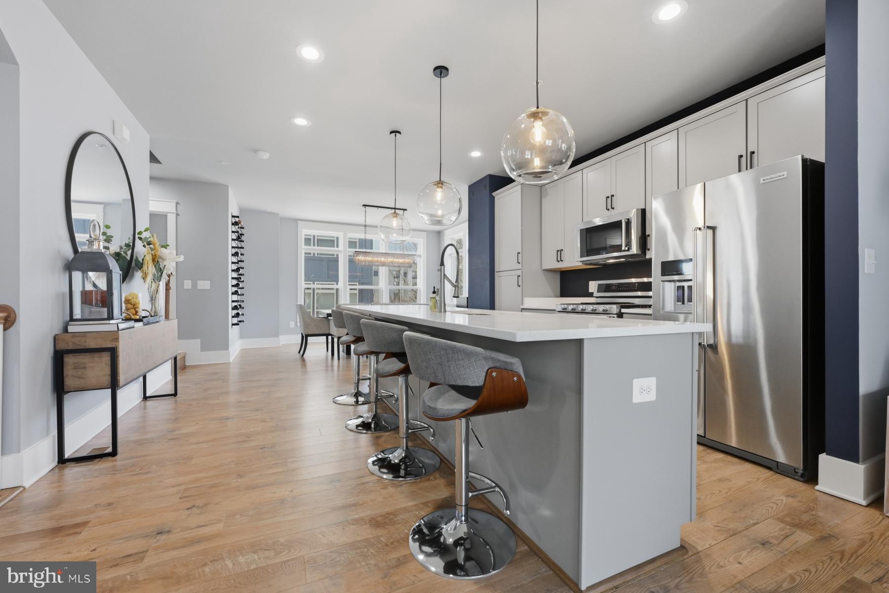 ADMIRALS SQUARE - Residential