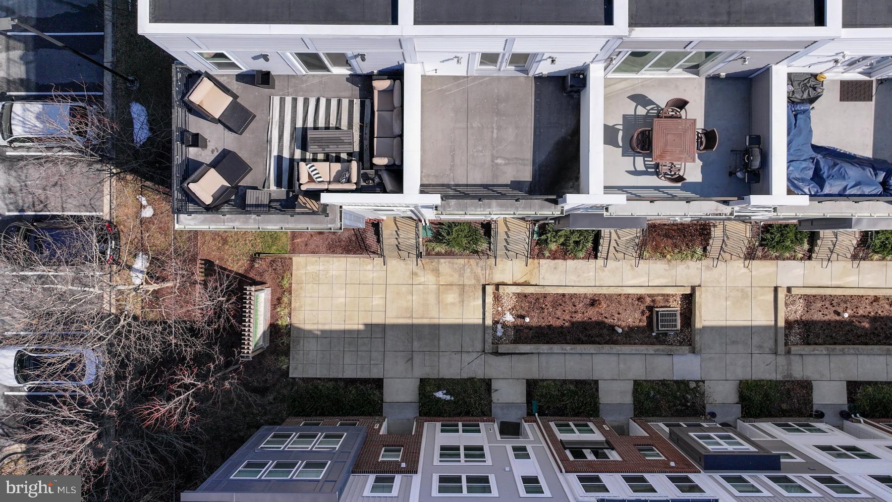 ADMIRALS SQUARE - Residential