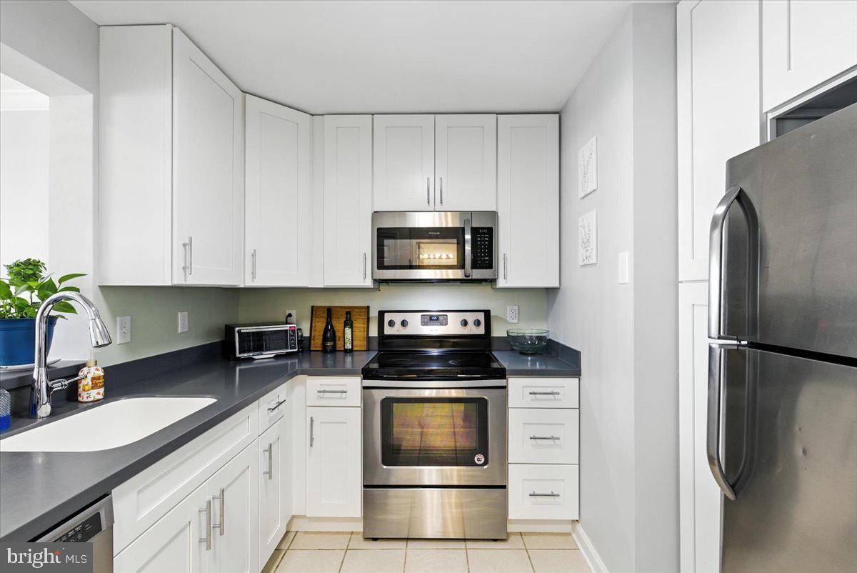 23 PIERSIDE DRIVE 319