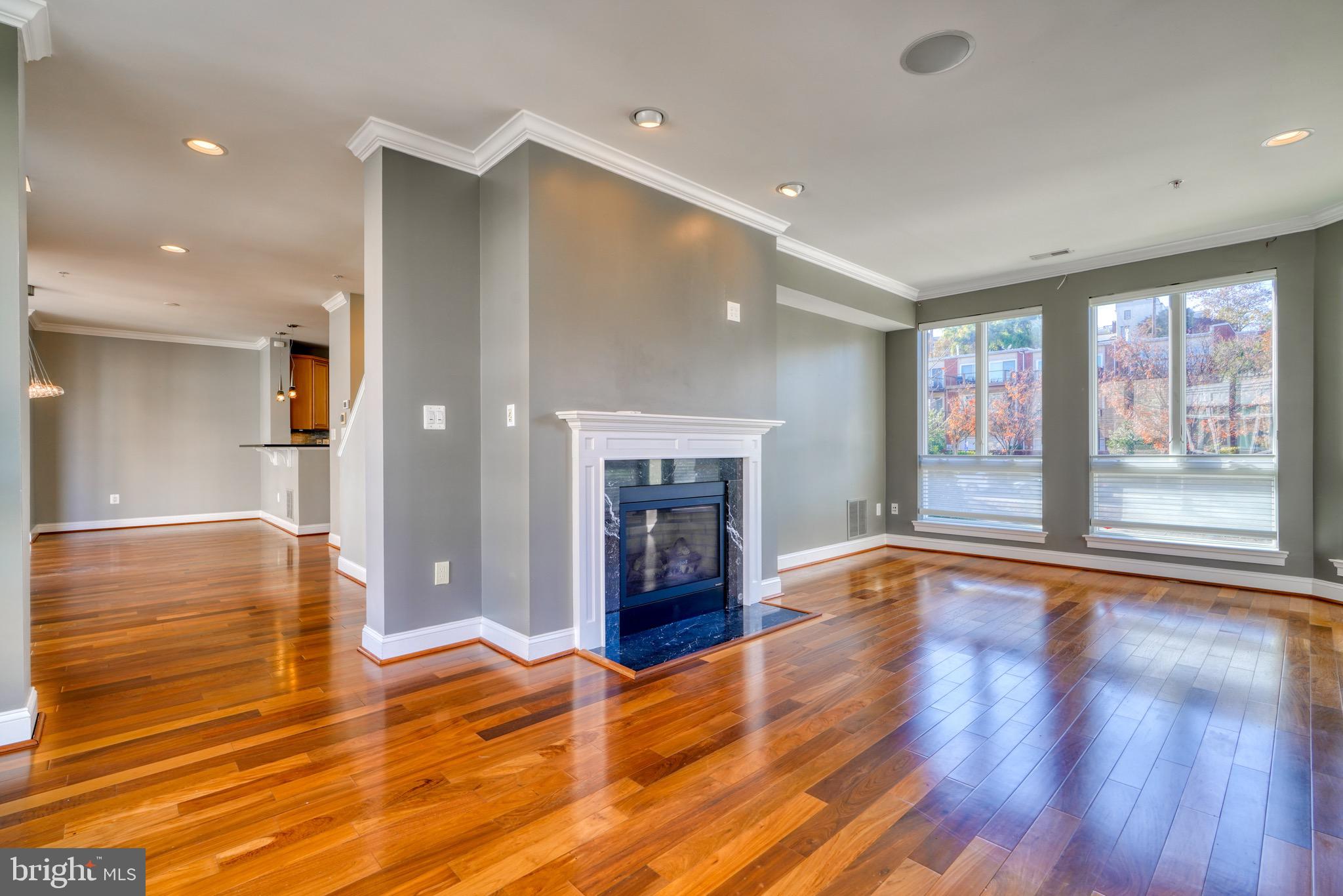 PIER HOMES AT HARBORVIEW - Residential