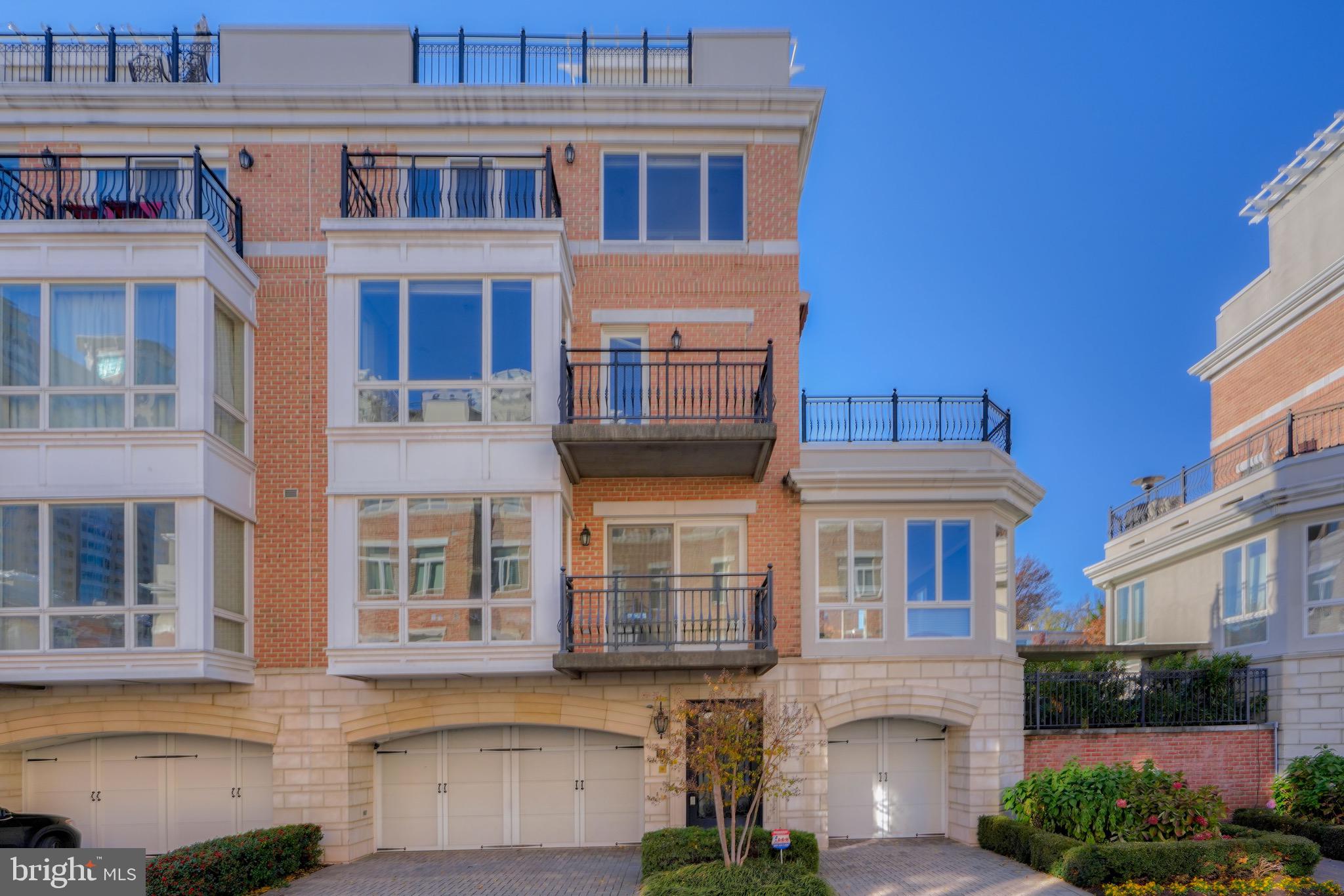 PIER HOMES AT HARBORVIEW - Residential