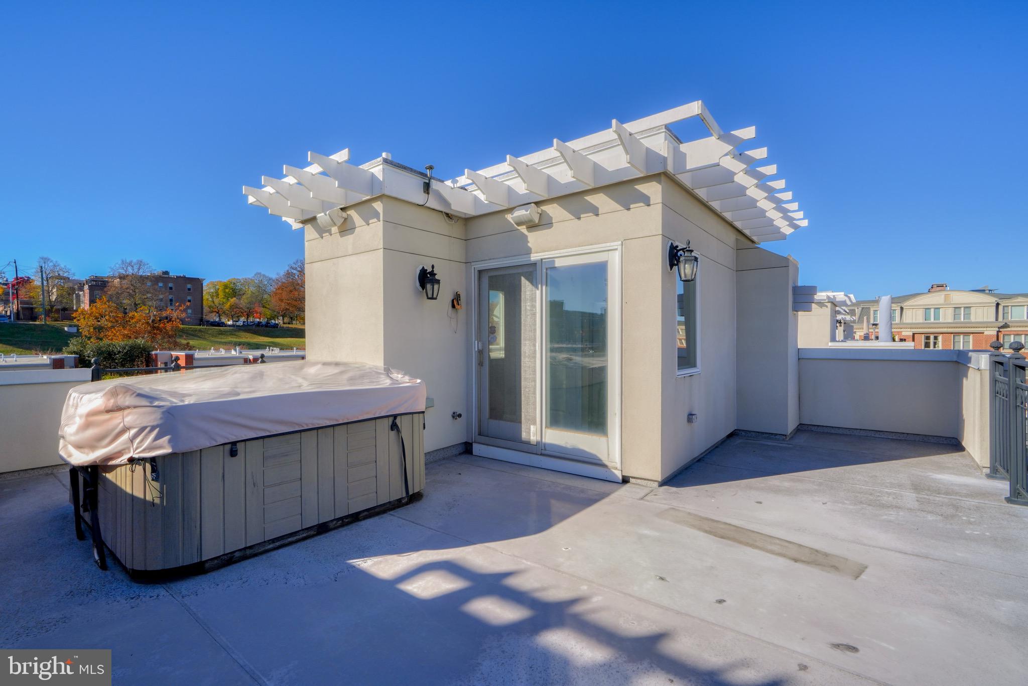 PIER HOMES AT HARBORVIEW - Residential