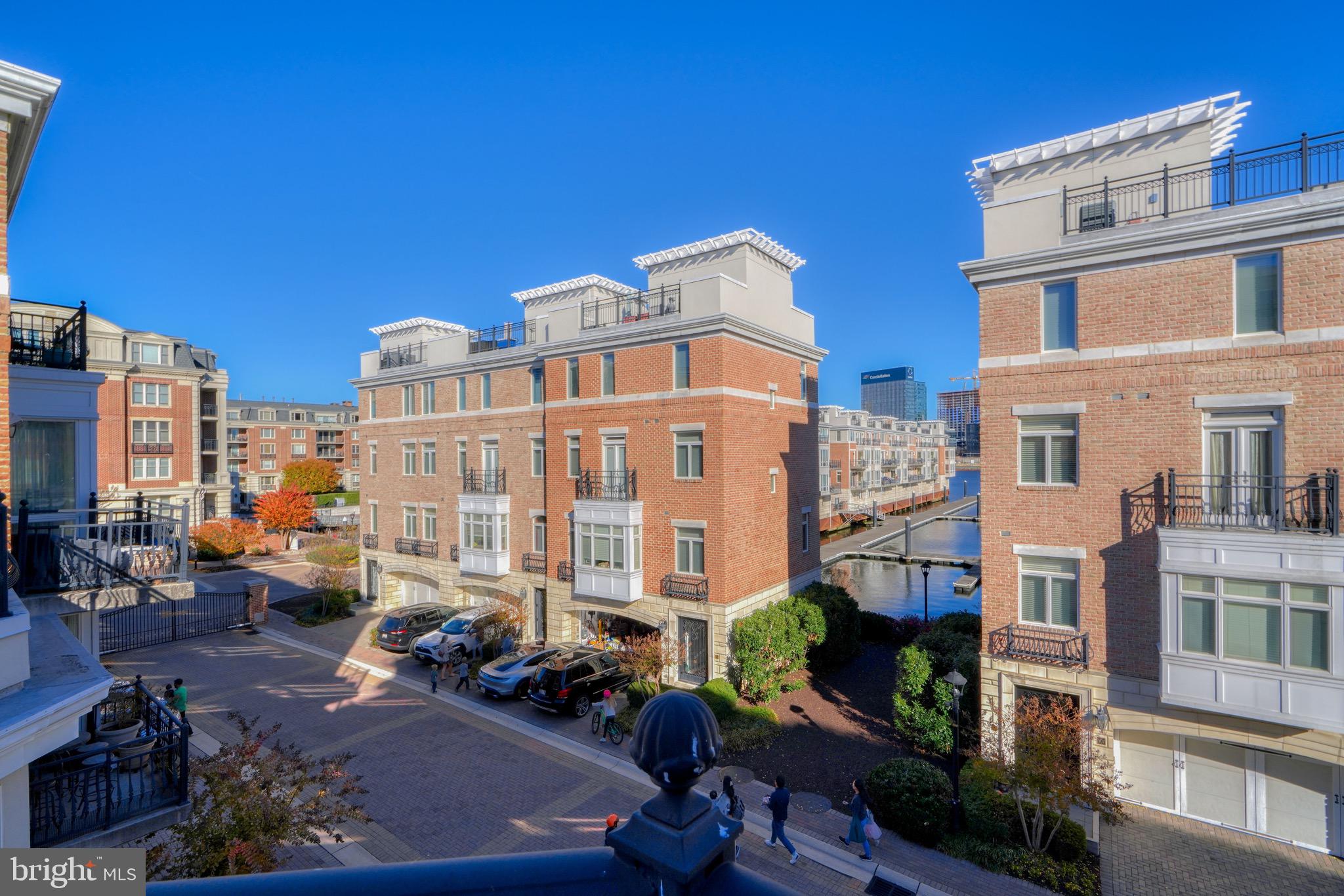 PIER HOMES AT HARBORVIEW - Residential