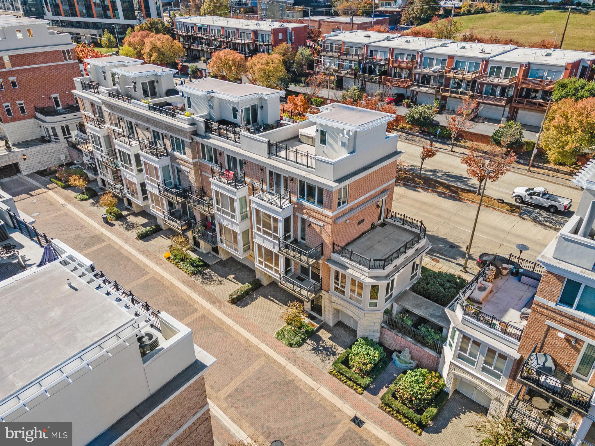 PIER HOMES AT HARBORVIEW - Residential