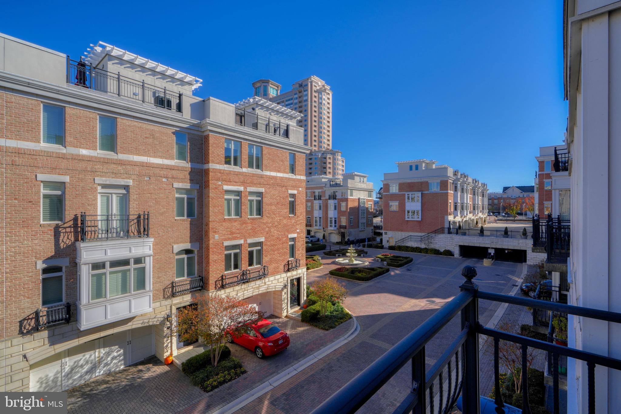 PIER HOMES AT HARBORVIEW - Residential