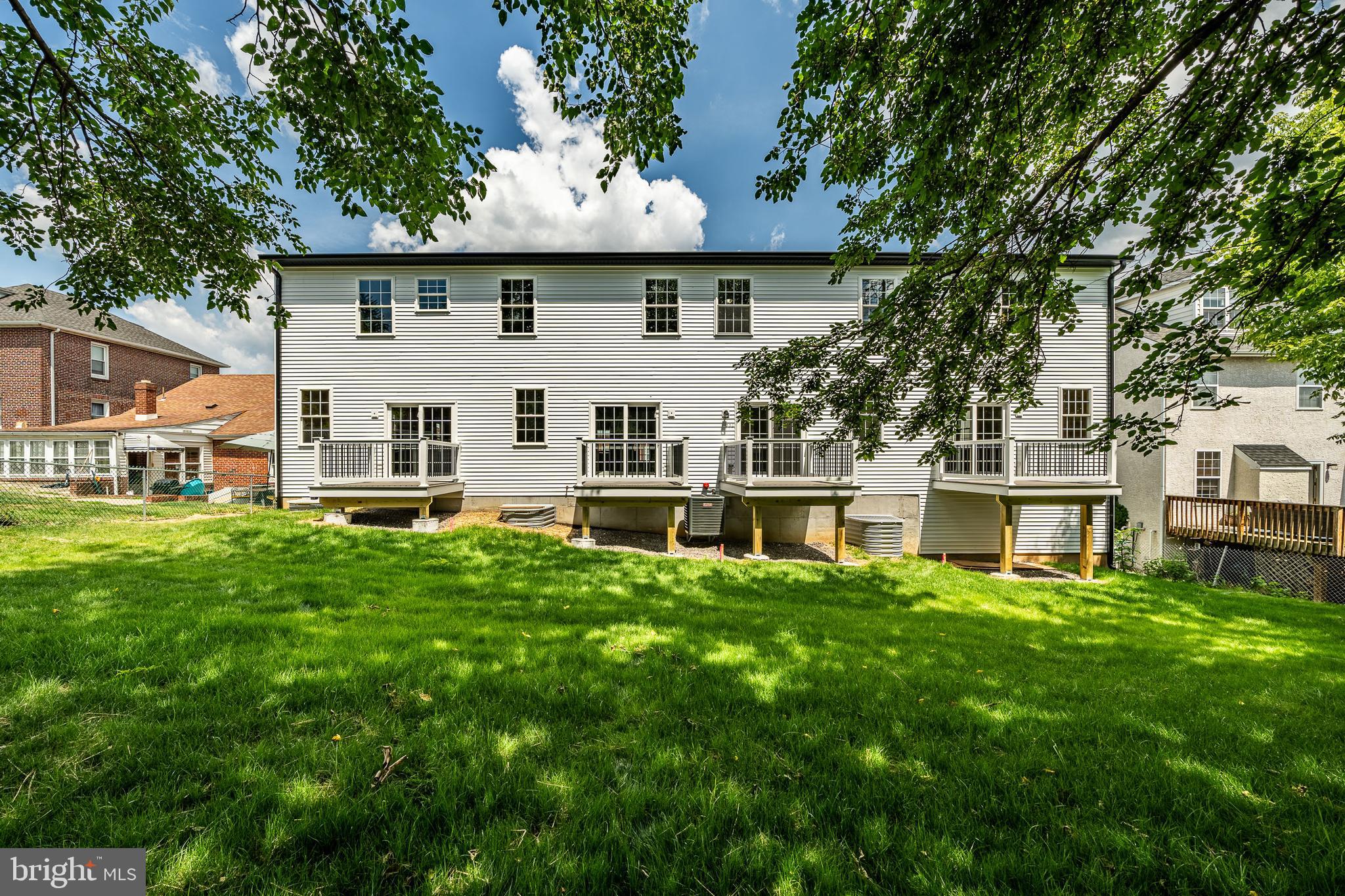 536 GROVE STREET