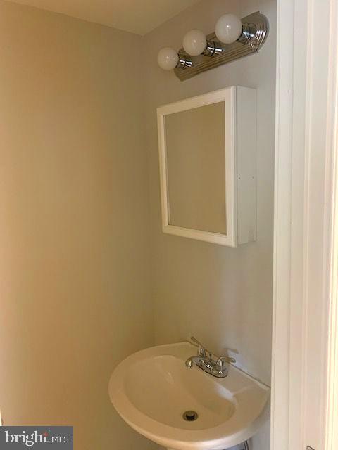 HERITAGE HILL CONDO - Residential Lease