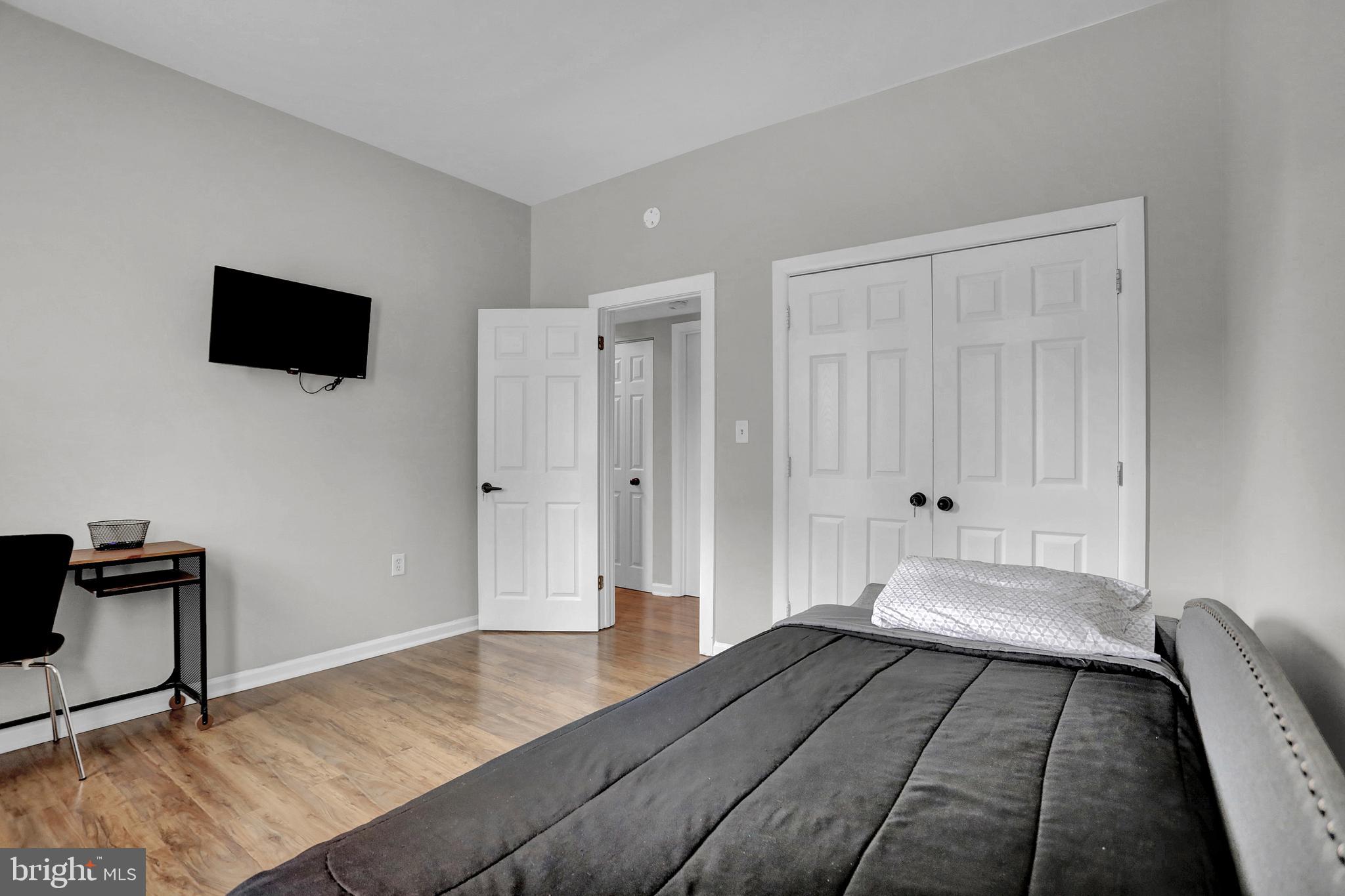 UNION SQUARE - Residential Lease