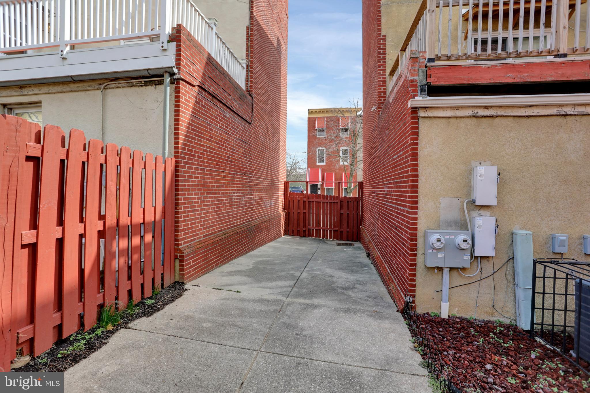 UNION SQUARE - Residential Lease